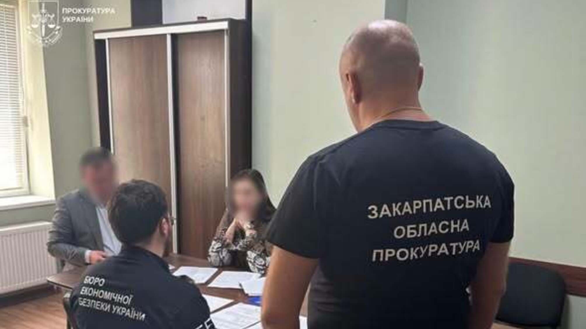 Отклонила шесть более дешевых предложений: в Закарпатье должностницу больницы подозревают в переплате более 5 млн грн за свет