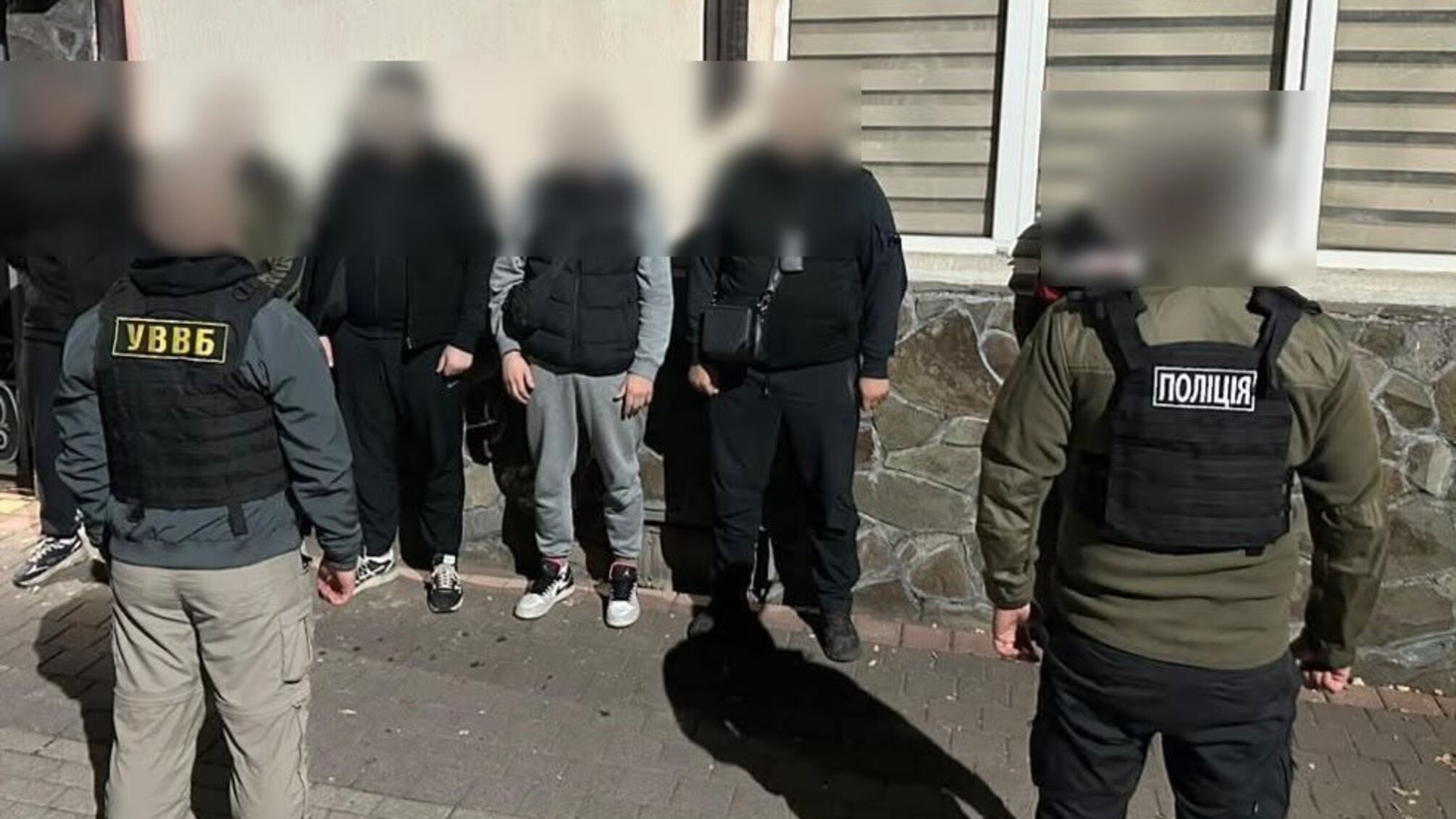$50 тисяч за нелегальний перетин кордону: на Закарпатті затримали організатора переправлення п'ятьох чоловіків