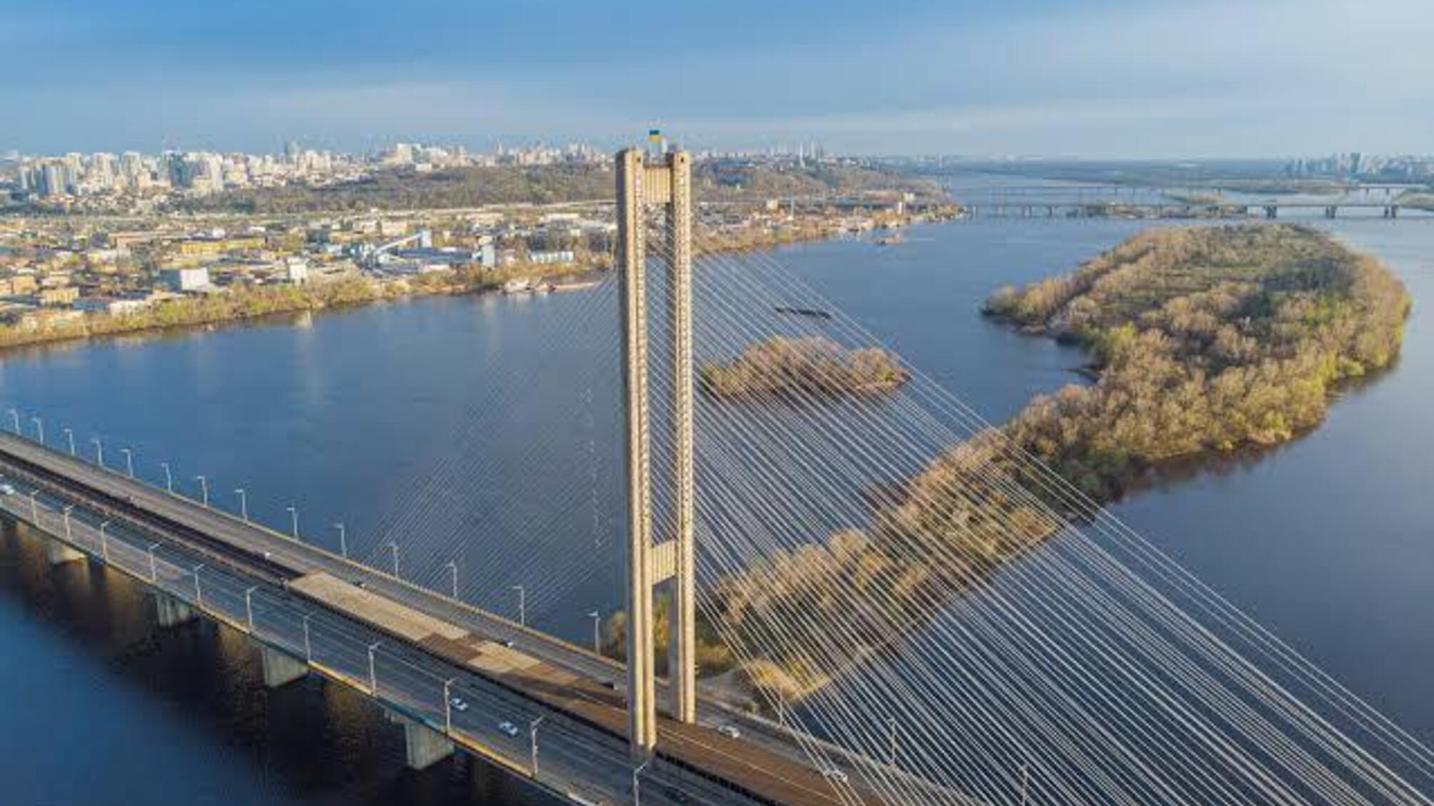 Як працюватимуть мости Києва під час повітряної тривоги: названо обмеження