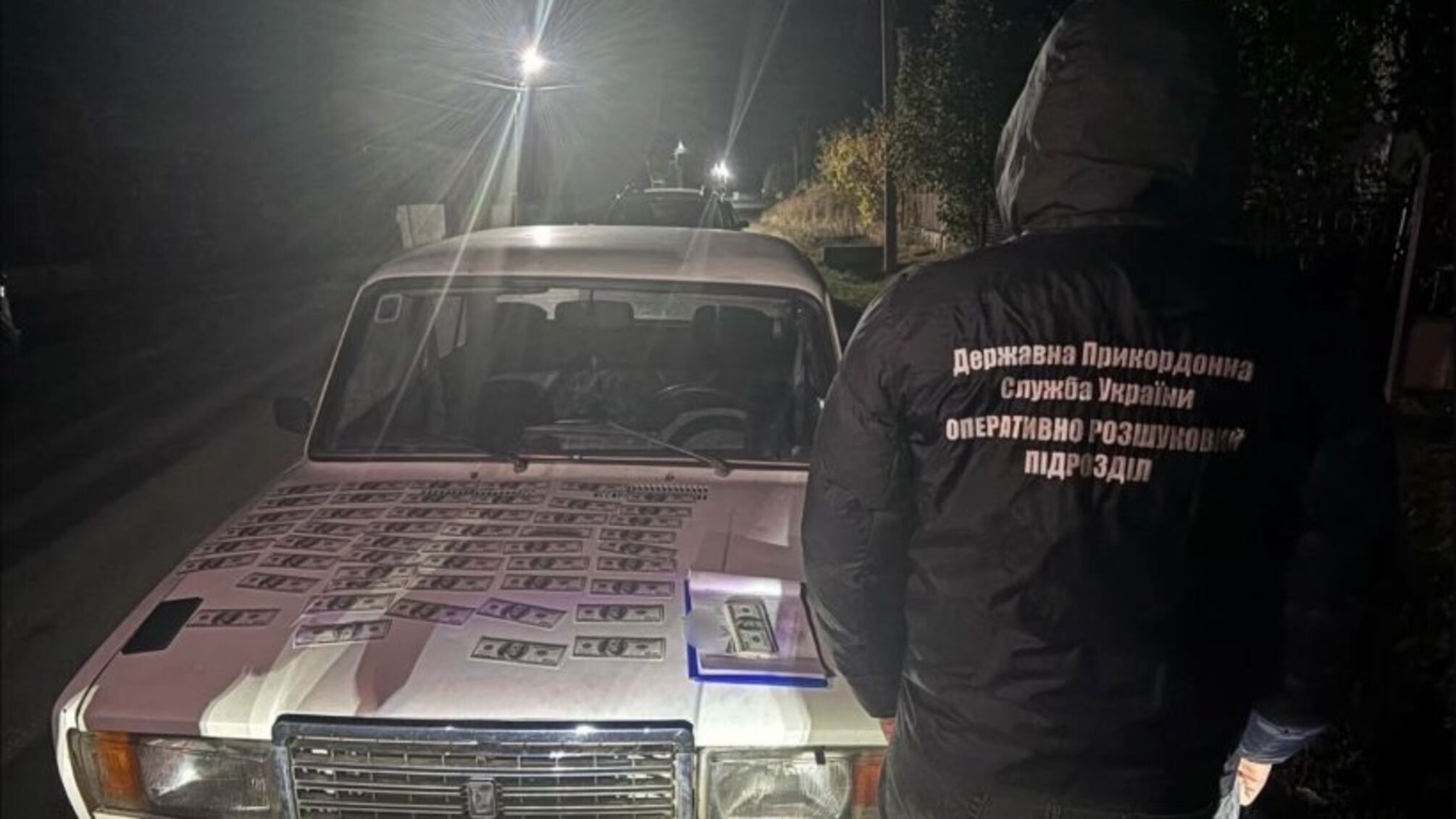 12 тысяч долларов за путь к границе: в Закарпатье разоблачили схему переправки мужчины в ЕС