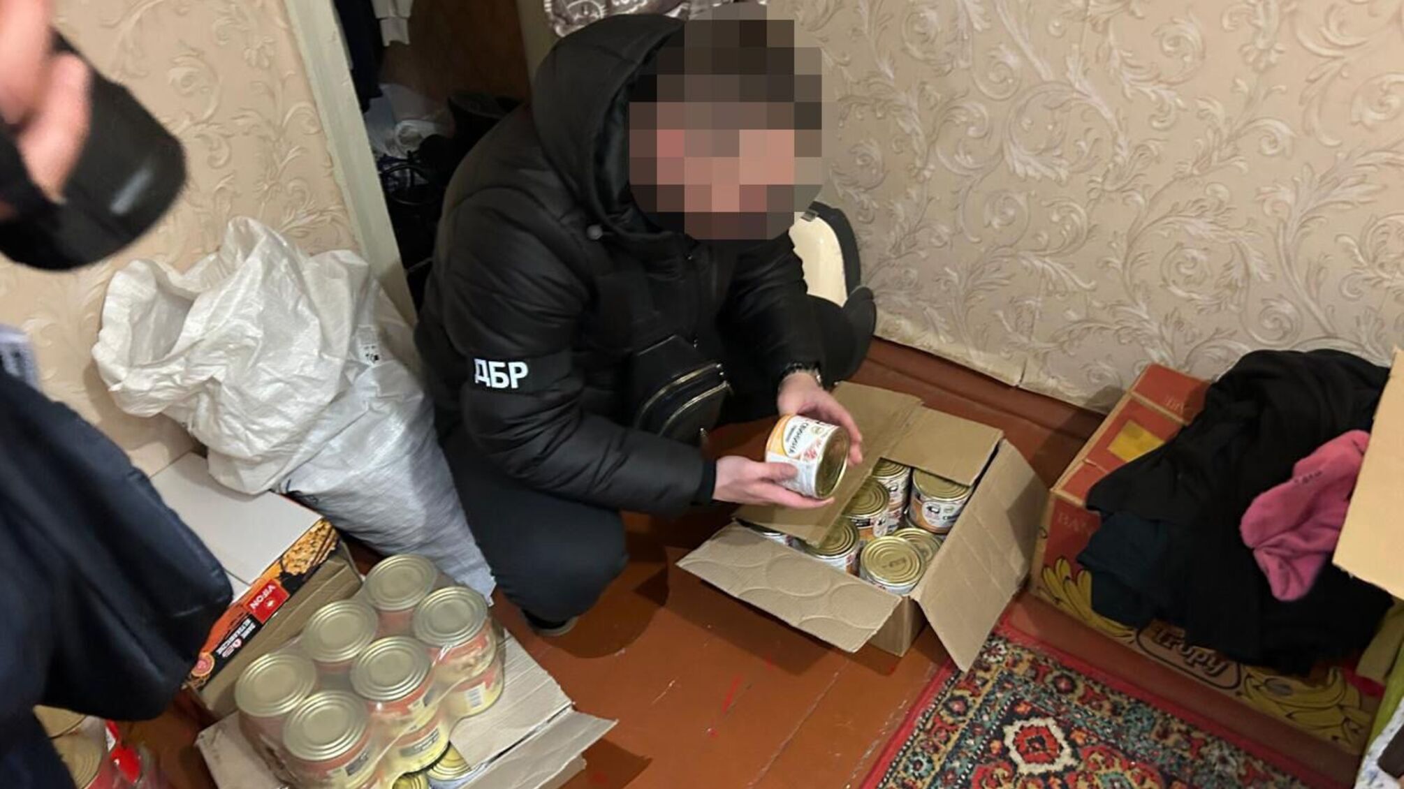 Продукти для ЗСУ продавали цивільним: на Донеччині викрили схему зі збитками у 2,7 млн грн