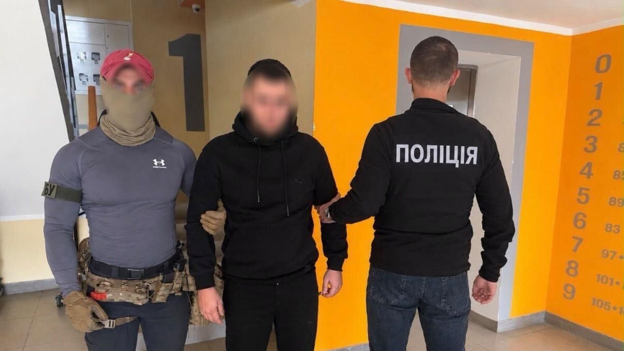 Священник за $15 тысяч вез мужчину в границу: полиция разоблачила схемы незаконного выезда из Украины