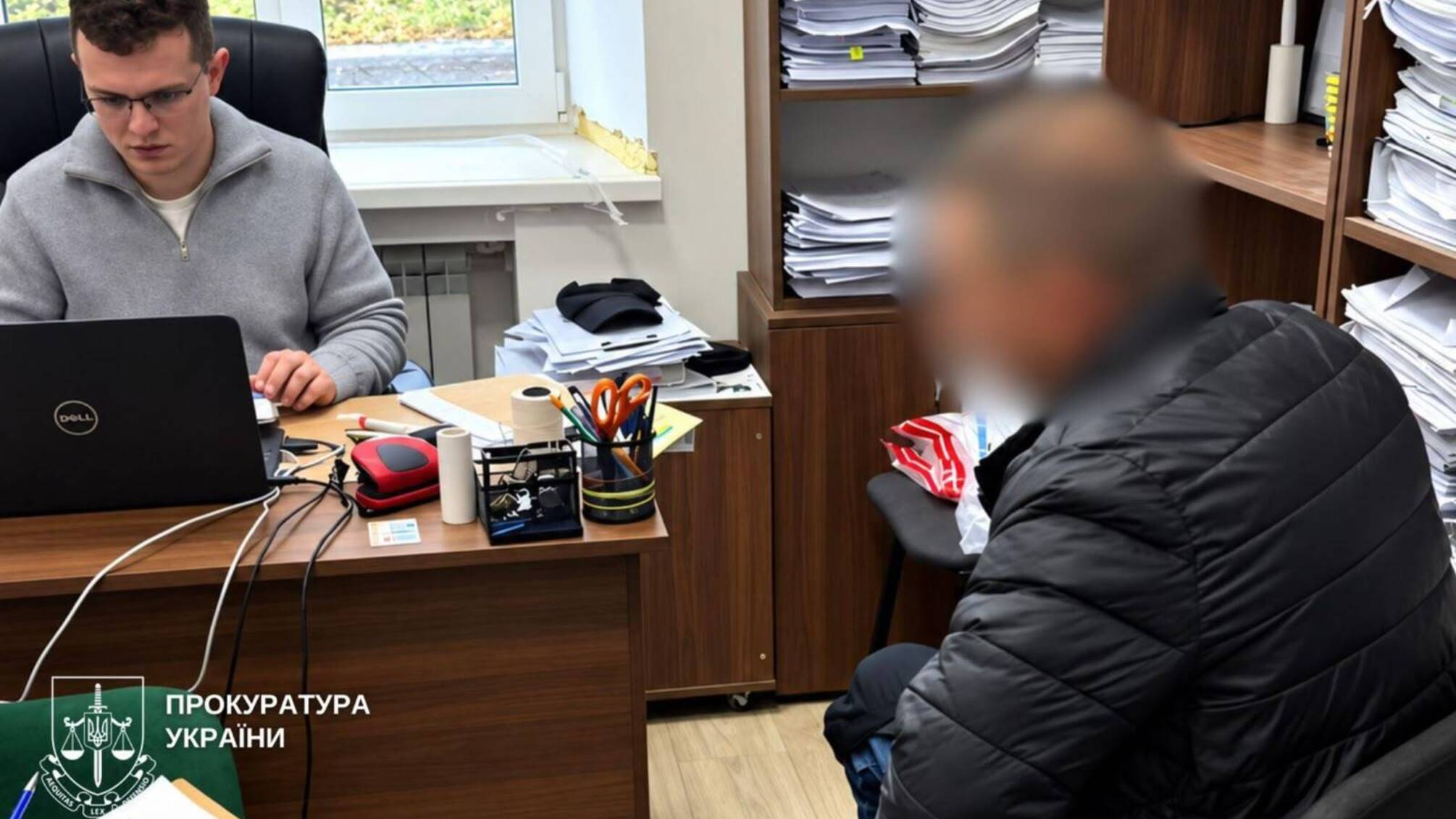 Золотые тротуары Голосиева: в Киеве чиновник переплатит 1,3 миллиона за плитку