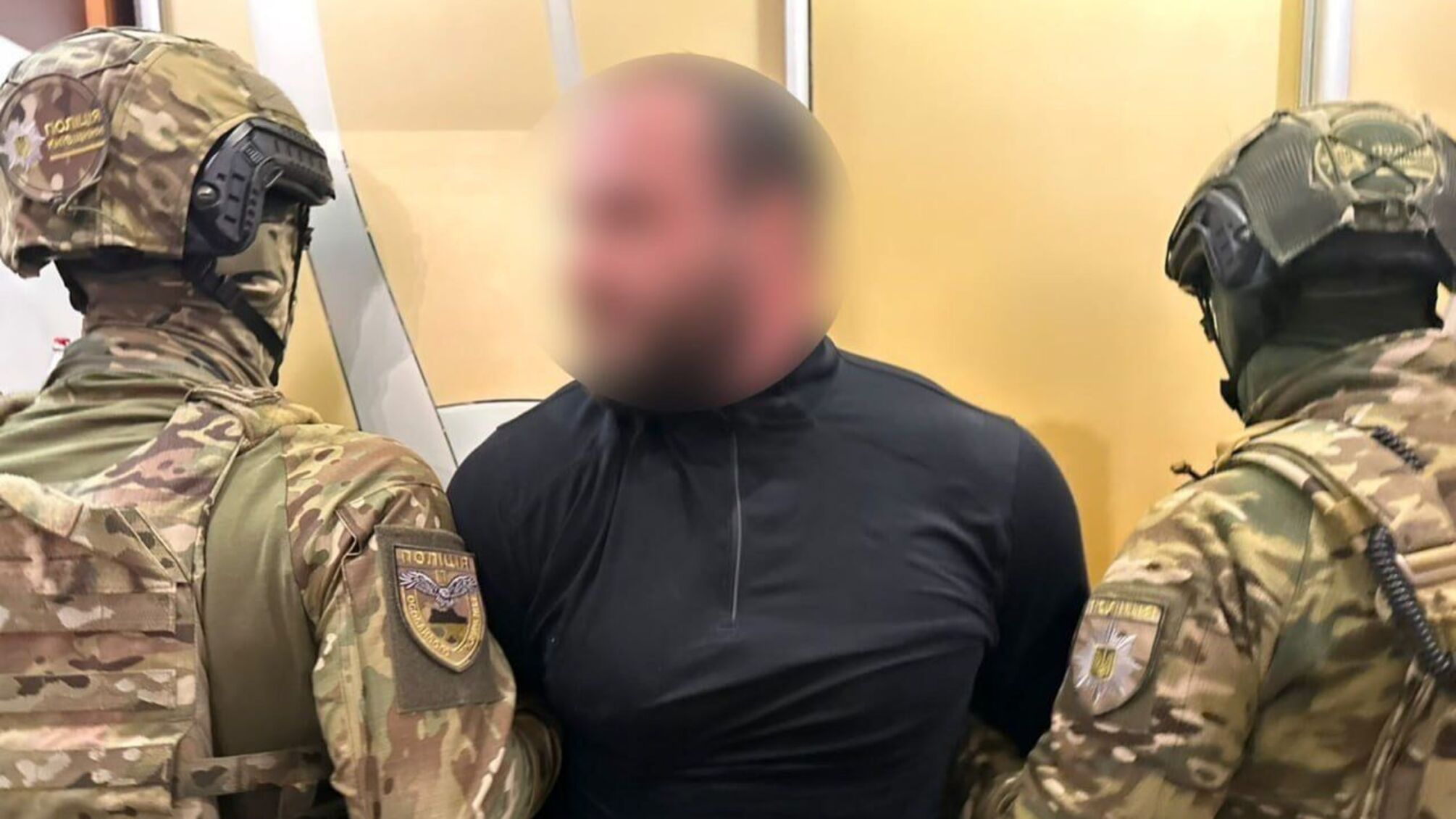На Київщині зірвали замовний напад із кислотою на жінку: затримано трьох чоловіків