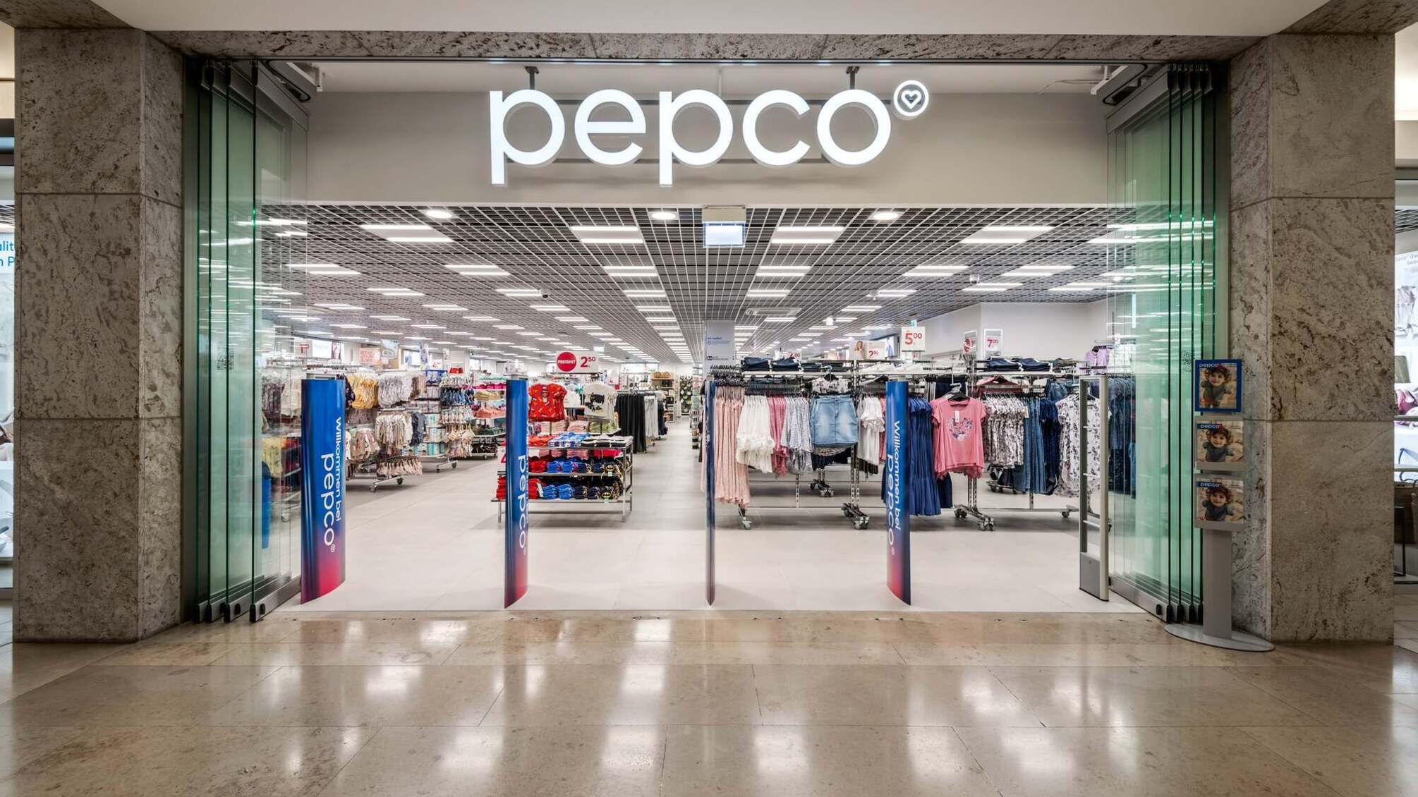 Очереди на открытии Pepco в Киеве: первый магазин польской сети вызвал ажиотаж в Respublika Park