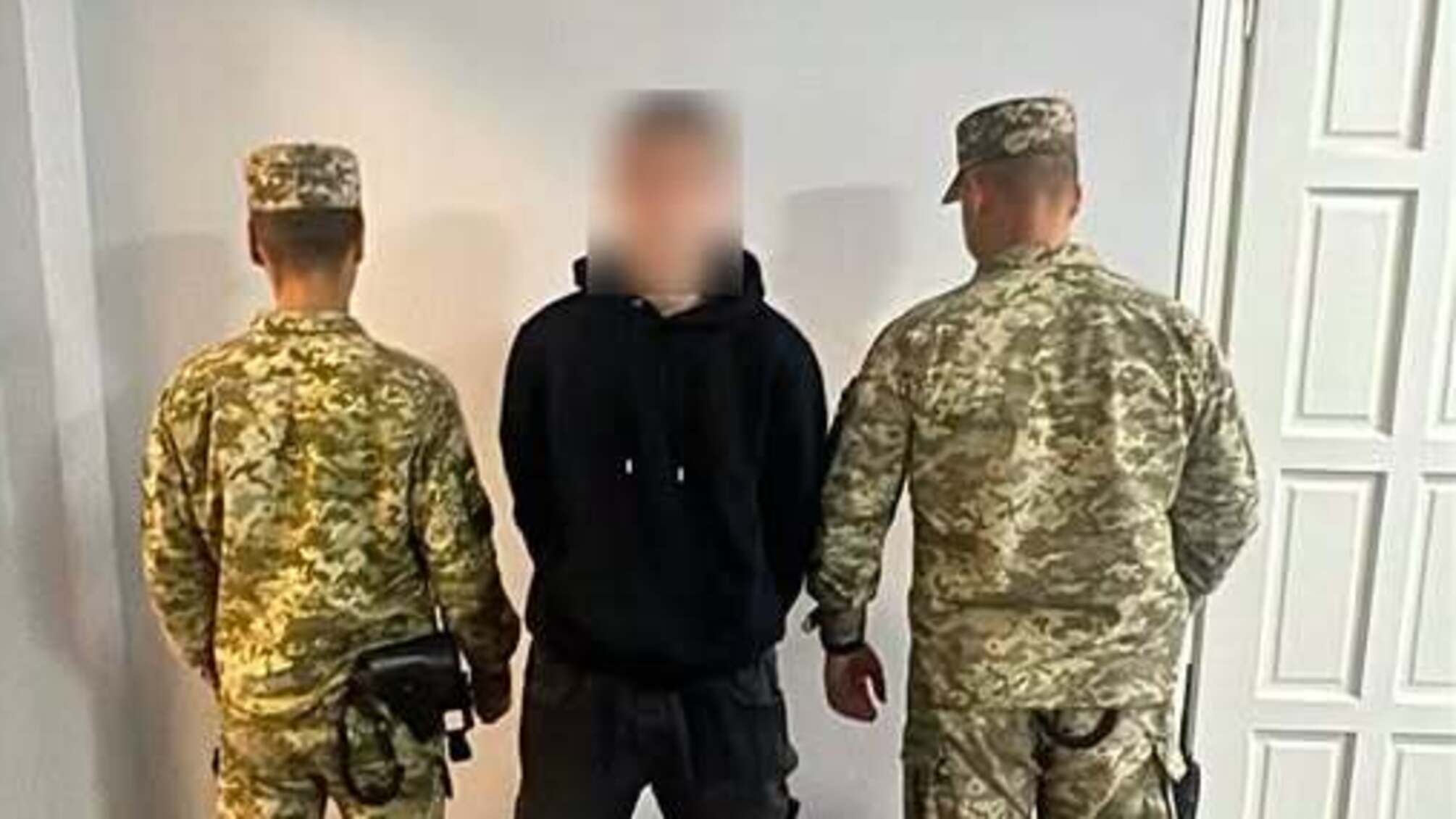 Возвращался в Украину и попал в полицию: в Мостиске задержали 18-летнего мужчину по розыску