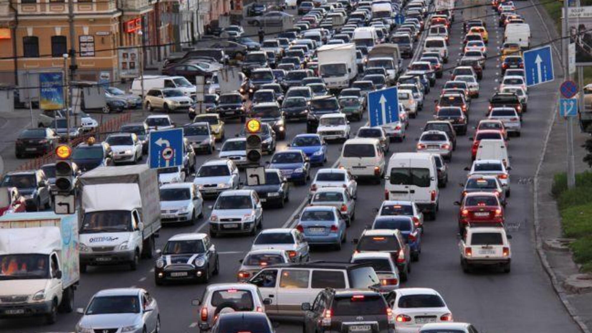 После ночной атаки Киев стал в пробках: движение между берегами затруднено