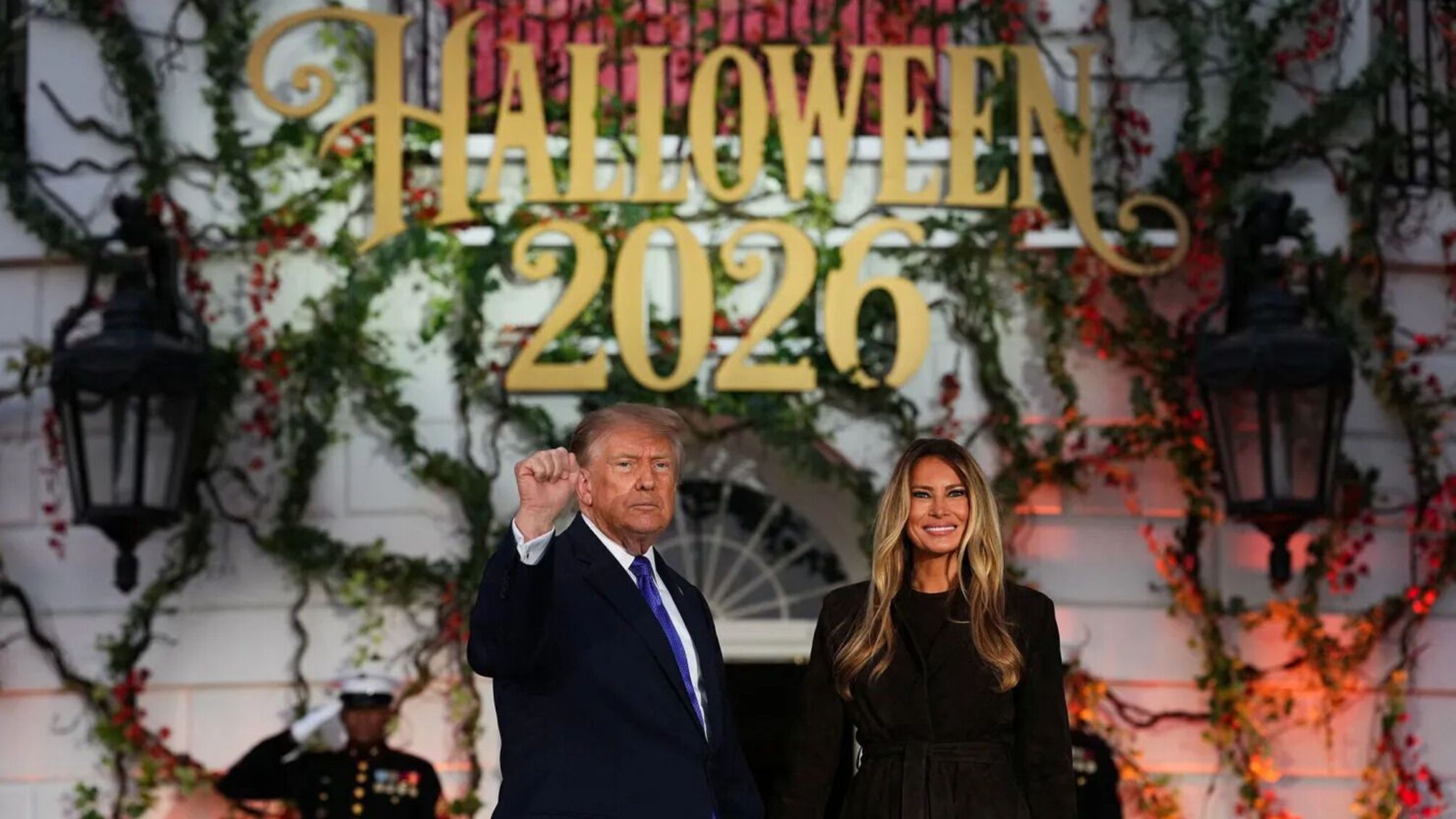 К Трампу на Хелоуин пришли дети в советской форме: фото детей