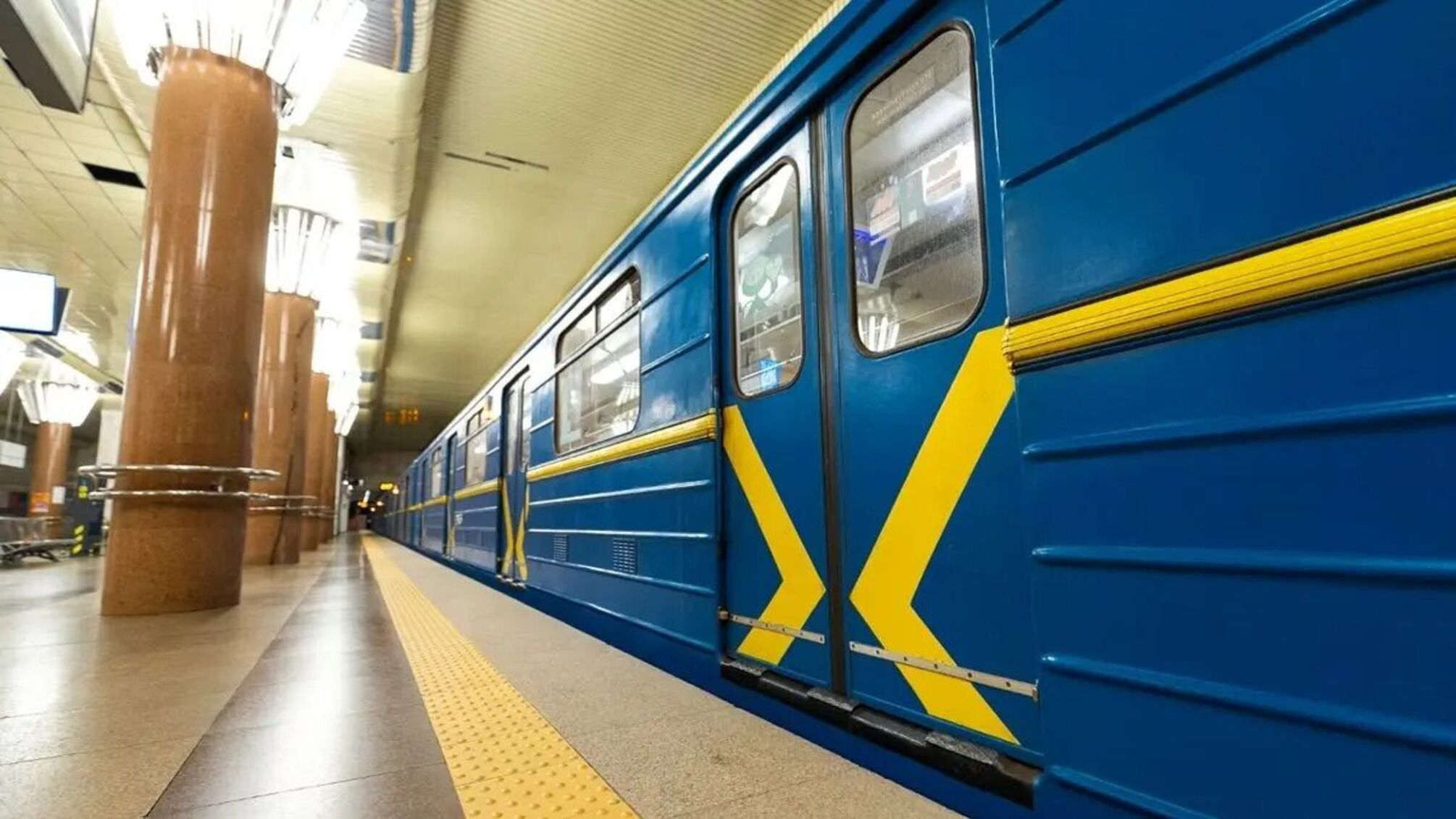 У Києві під час повітряної тривоги можуть змінювати рух метро: що потрібно знати пасажирам