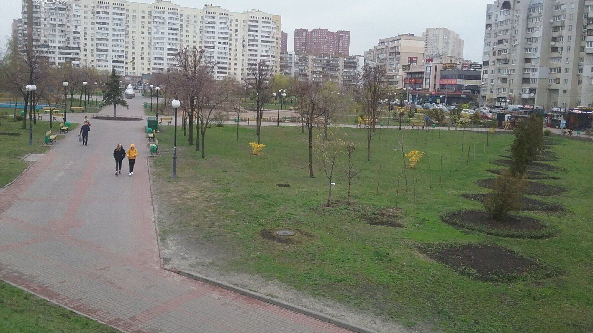 Понад 900 тис. гривень заплатили за невиконані роботи в парку 'Позняки'