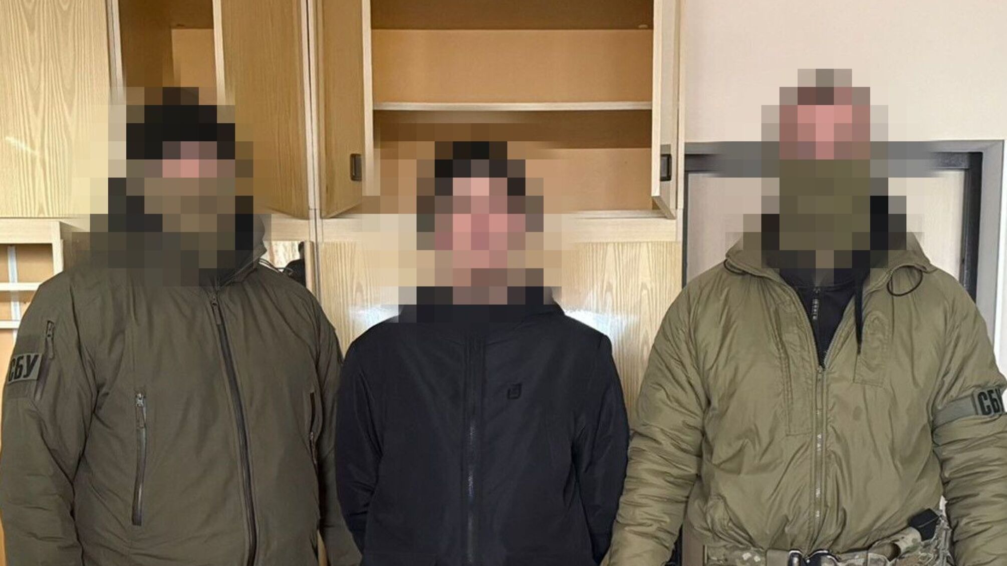 16 затриманих, тонни доказів