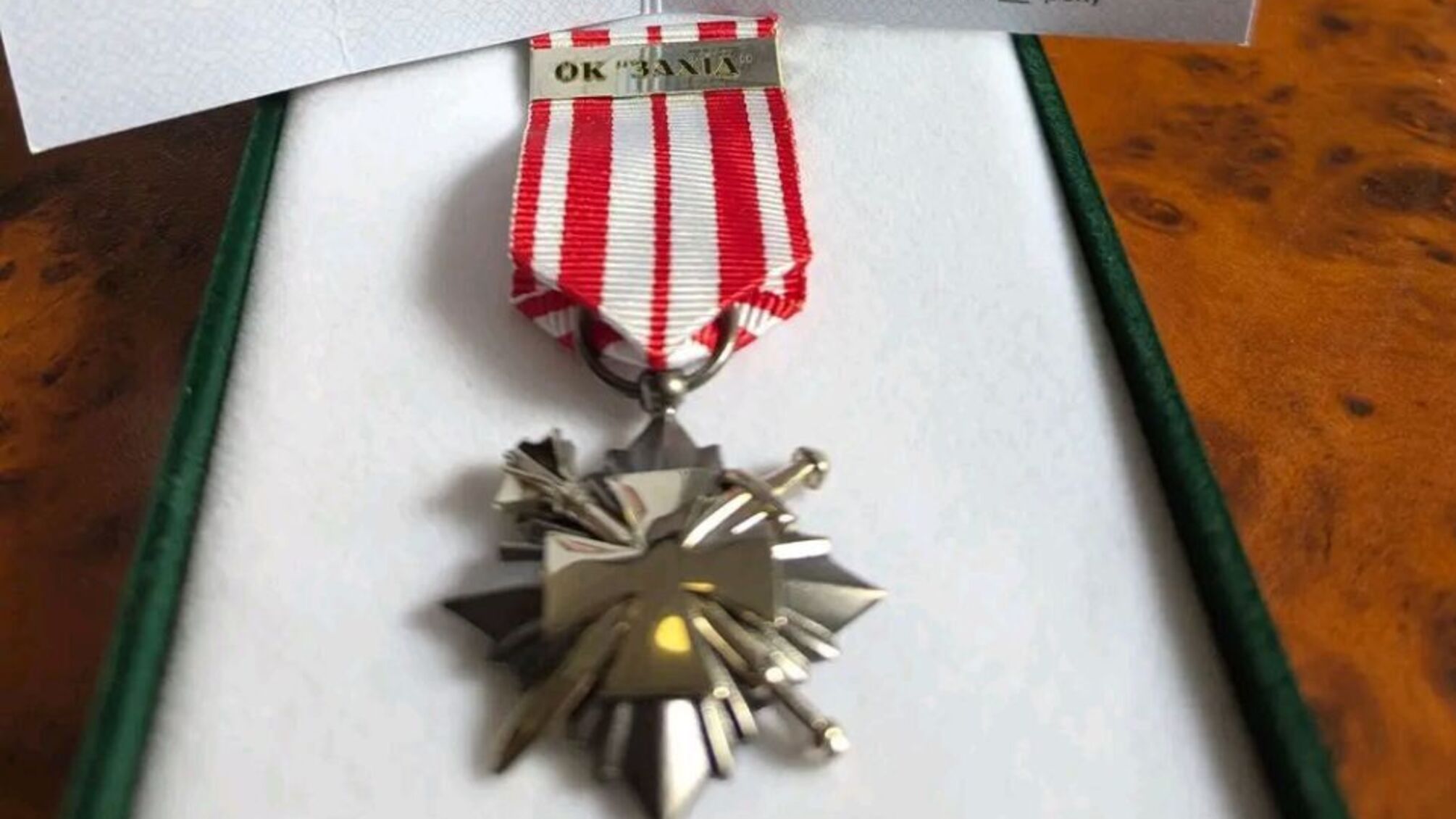 Плідна робота не лишається непоміченою: Віталій Чорненький отримав відзнаку 'Срібний хрест' до Дня військового журналіста