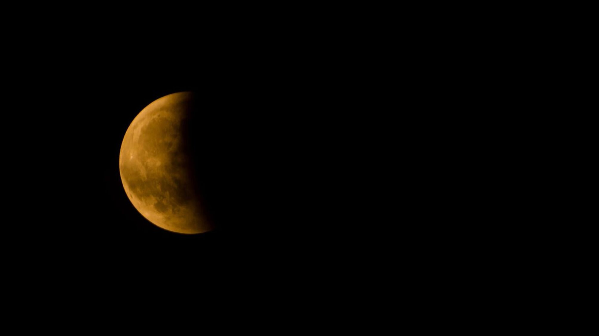 Кільцеподібне затемнення і новий місяць: чому 17 лютого називають точкою змін