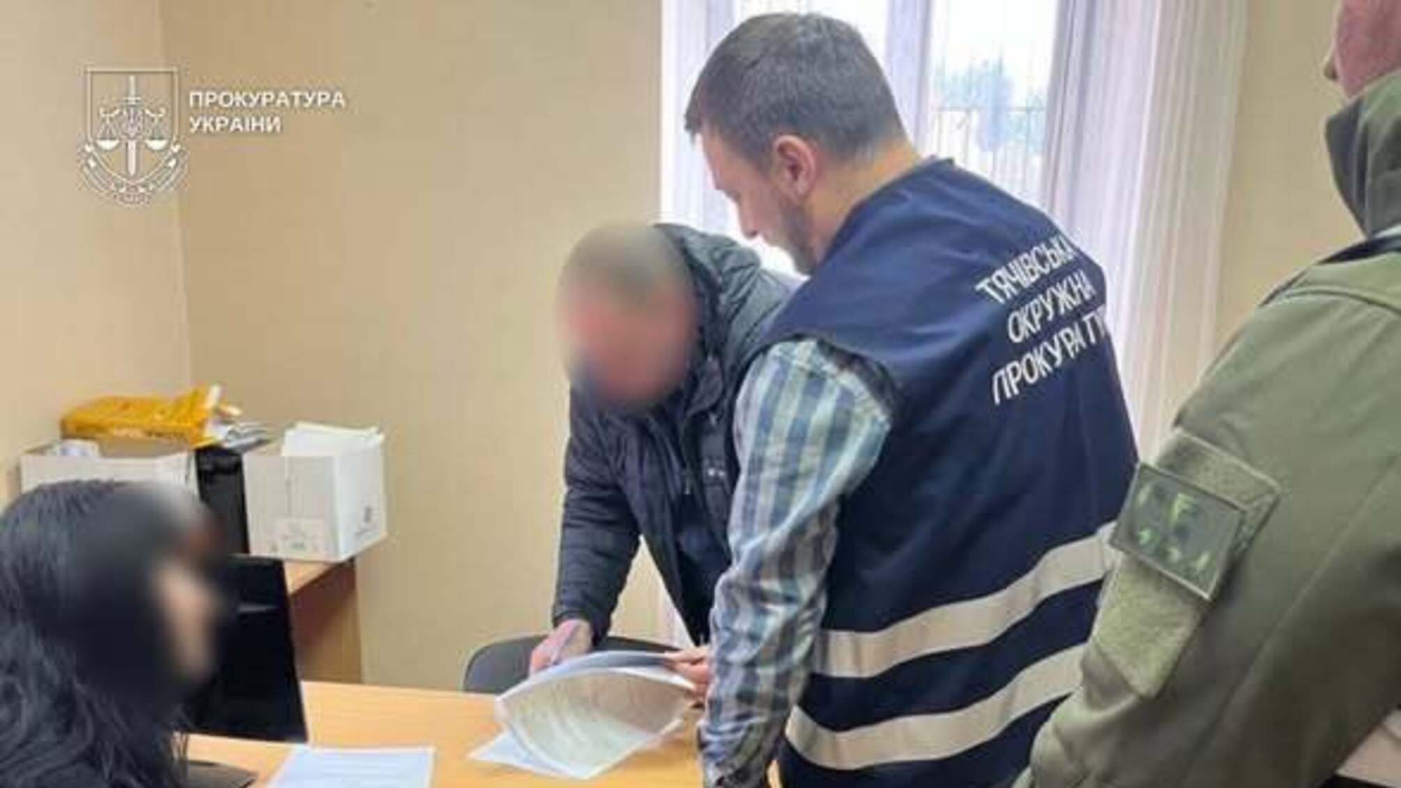 Схема з 'бронюванням' через фіктивних педагогів: на Закарпатті викрили керівництво ліцею