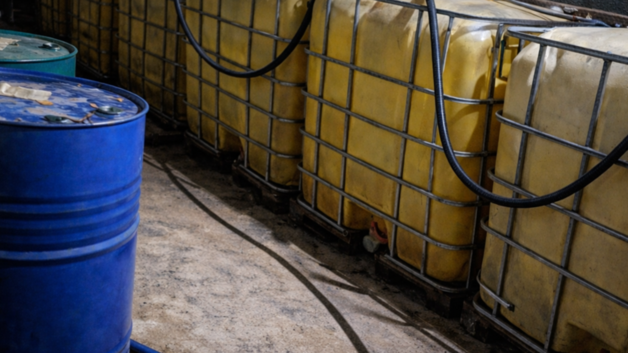 БЕБ викрило незаконне зберігання 4 тисяч літрів дизельного пального на Волині