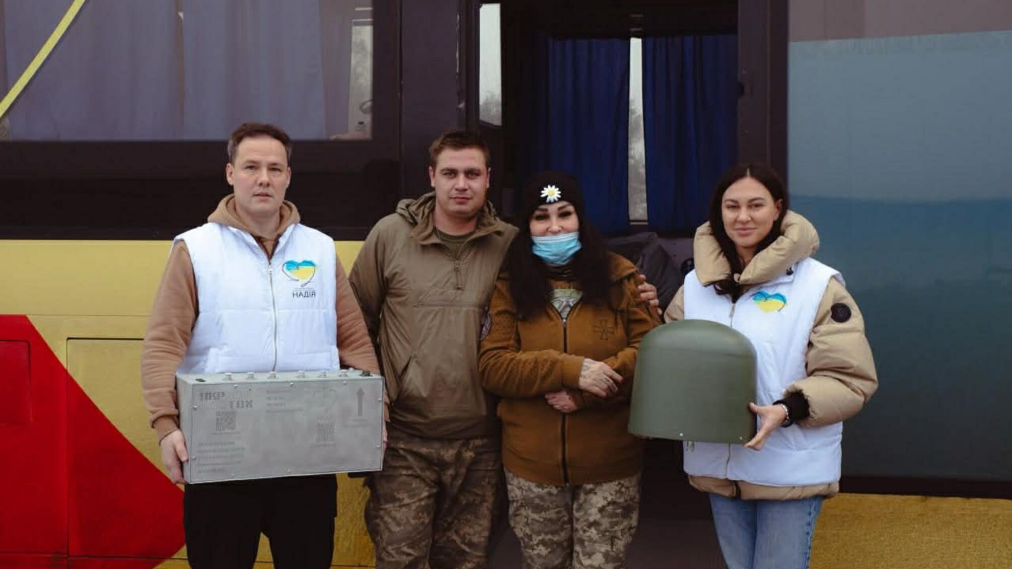 Евакуації, що рятують життя: фонд 'Надія', Валерій Дубіль і Віта Присяжнюк підтримують місію 'Параволан'