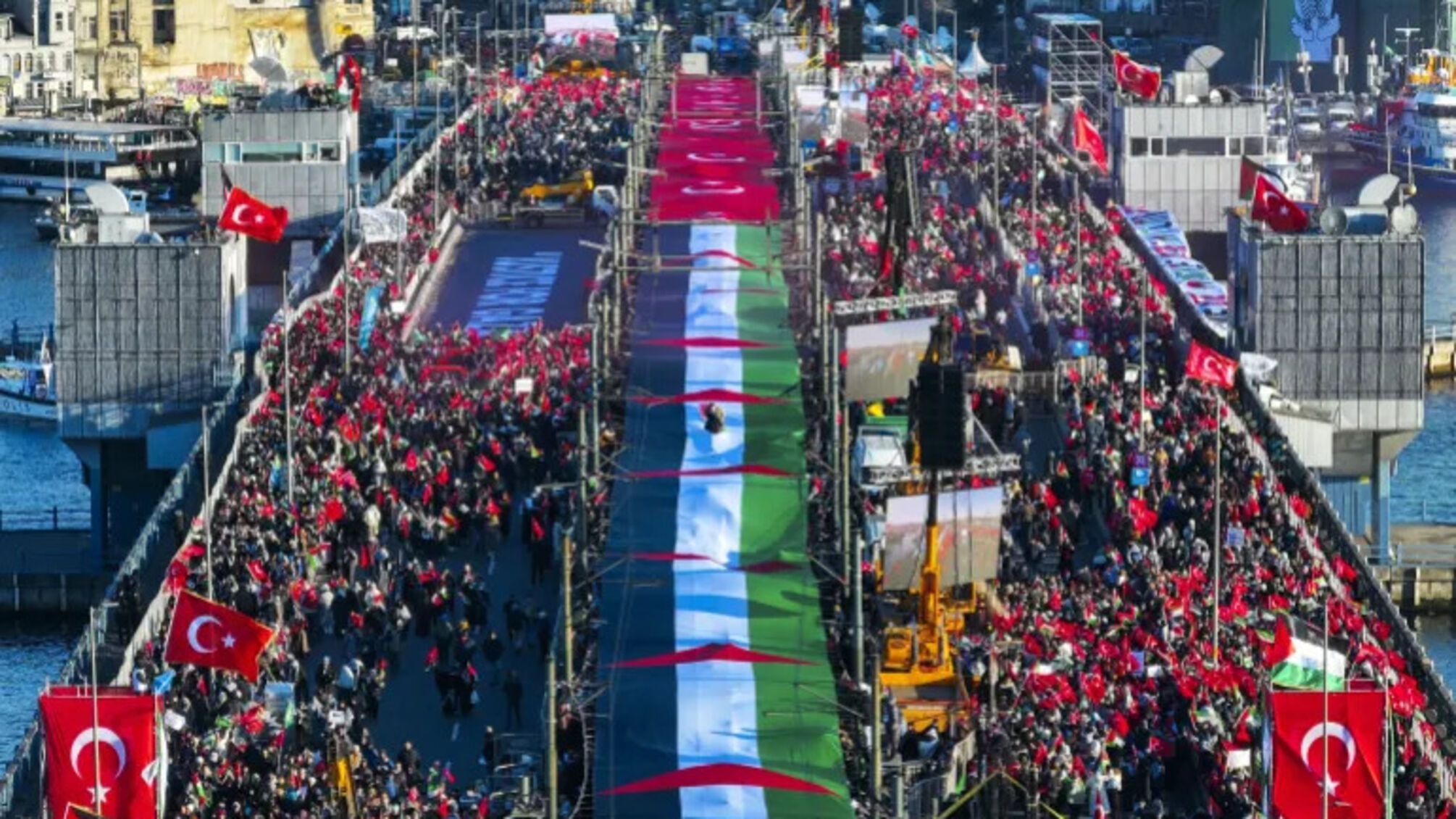 У Турції зпалюють плакати з Трампом і Нетаньяху