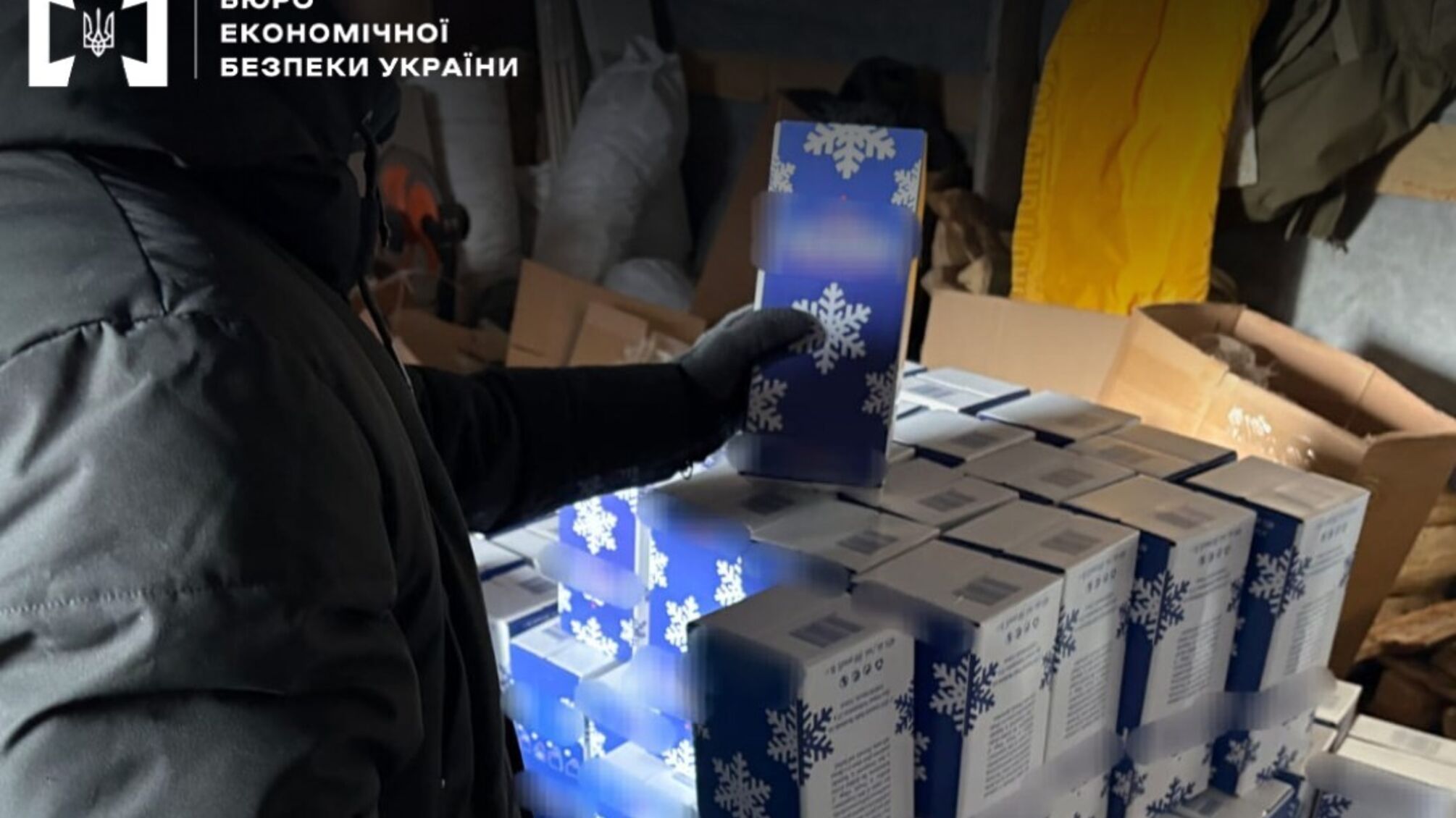 В Киеве разоблачили масштабное подпольное производство алкоголя: изъято спирта и продукции более чем на 15 млн грн
