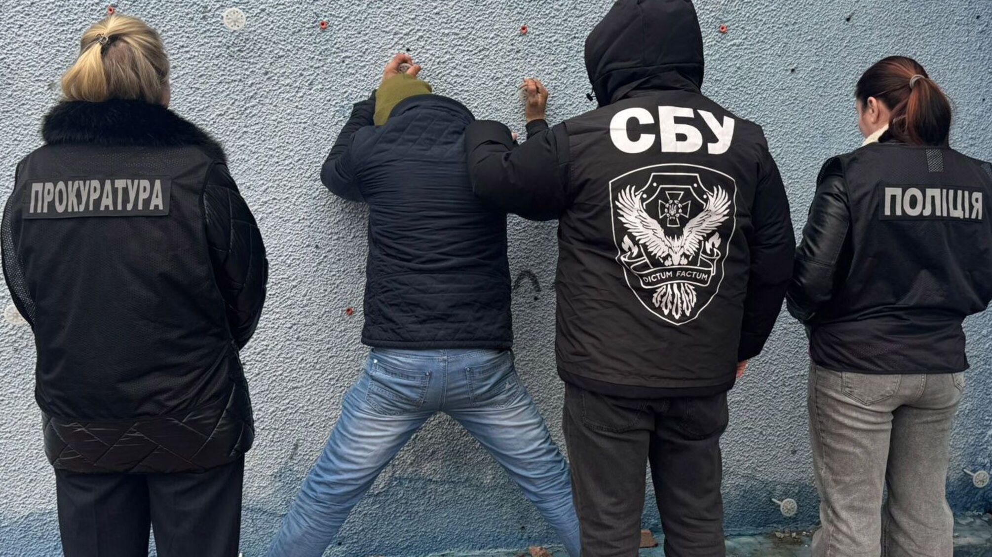 В Одесі затримали чоловіка, який незаконно продавав арсенал гранат та вибухівки