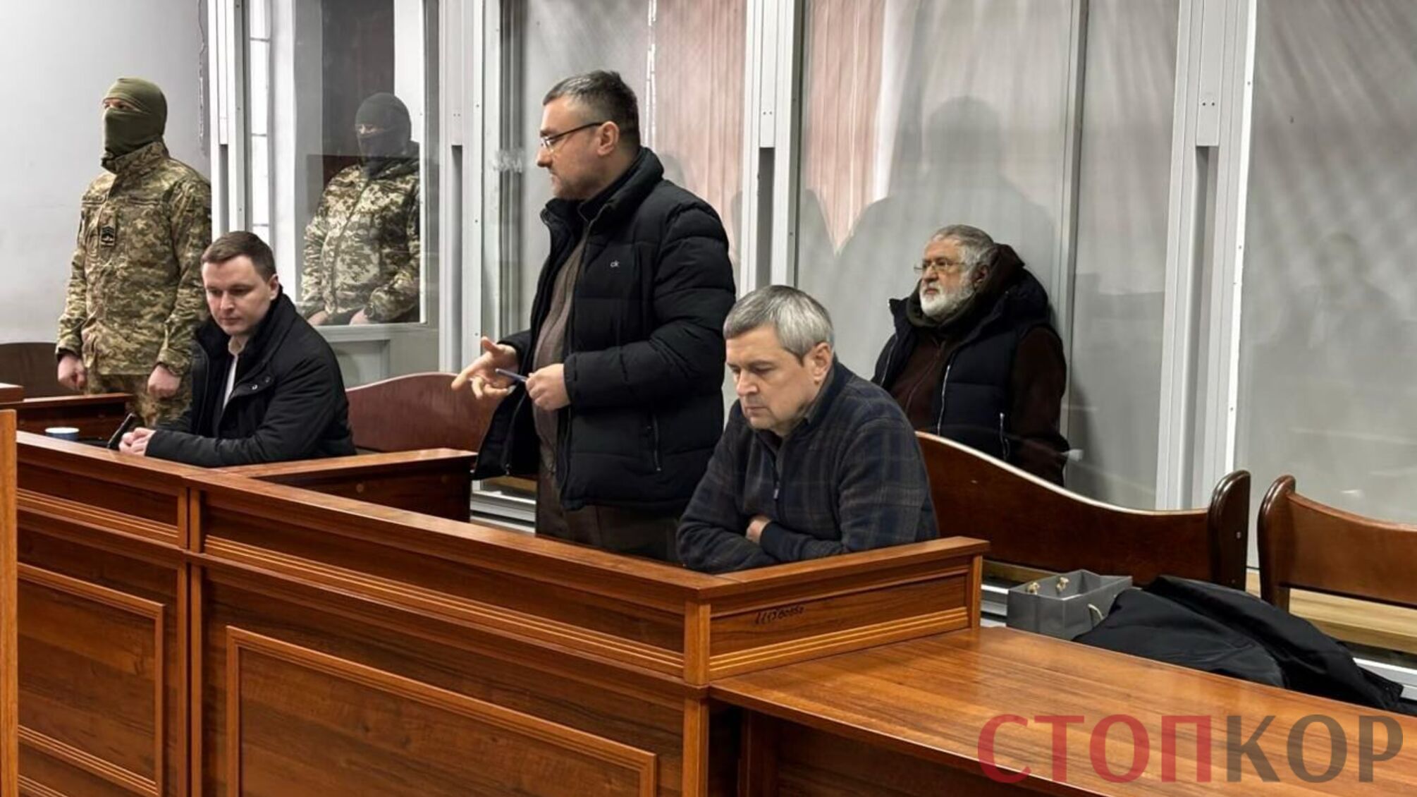 Коломойський заявив про упередженість суду і вимагає повторної експертизи