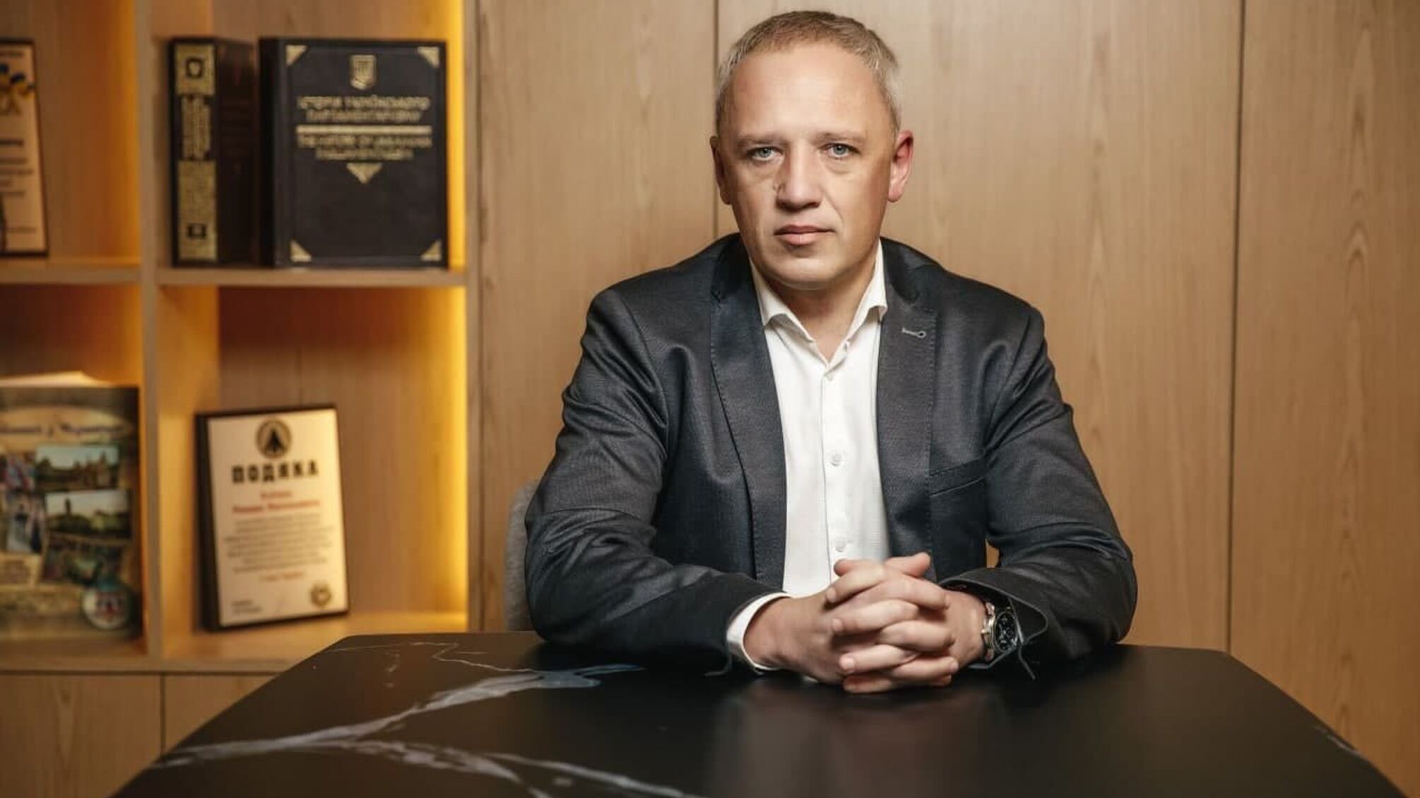 Дрони для ЗСУ з переплатою у 1,34 млн: суд закрив документи мера Чернівців від слідчих