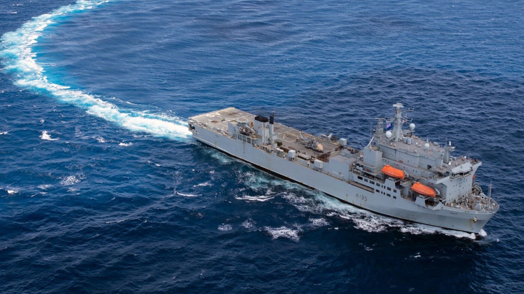 Британія розглядає військові варіанти перехоплення суден-порушників рф