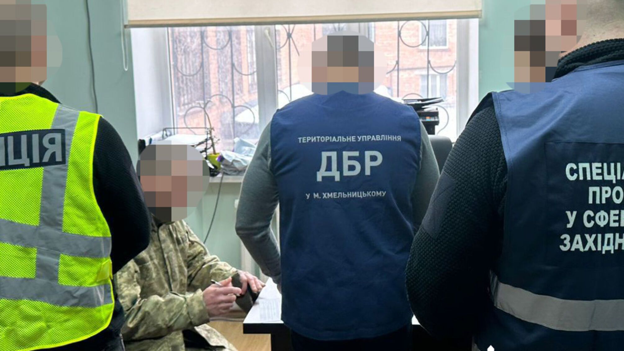 На Хмельниччині ДБР викрило схему розкрадання коштів на закупівлі хліба для Нацгвардії