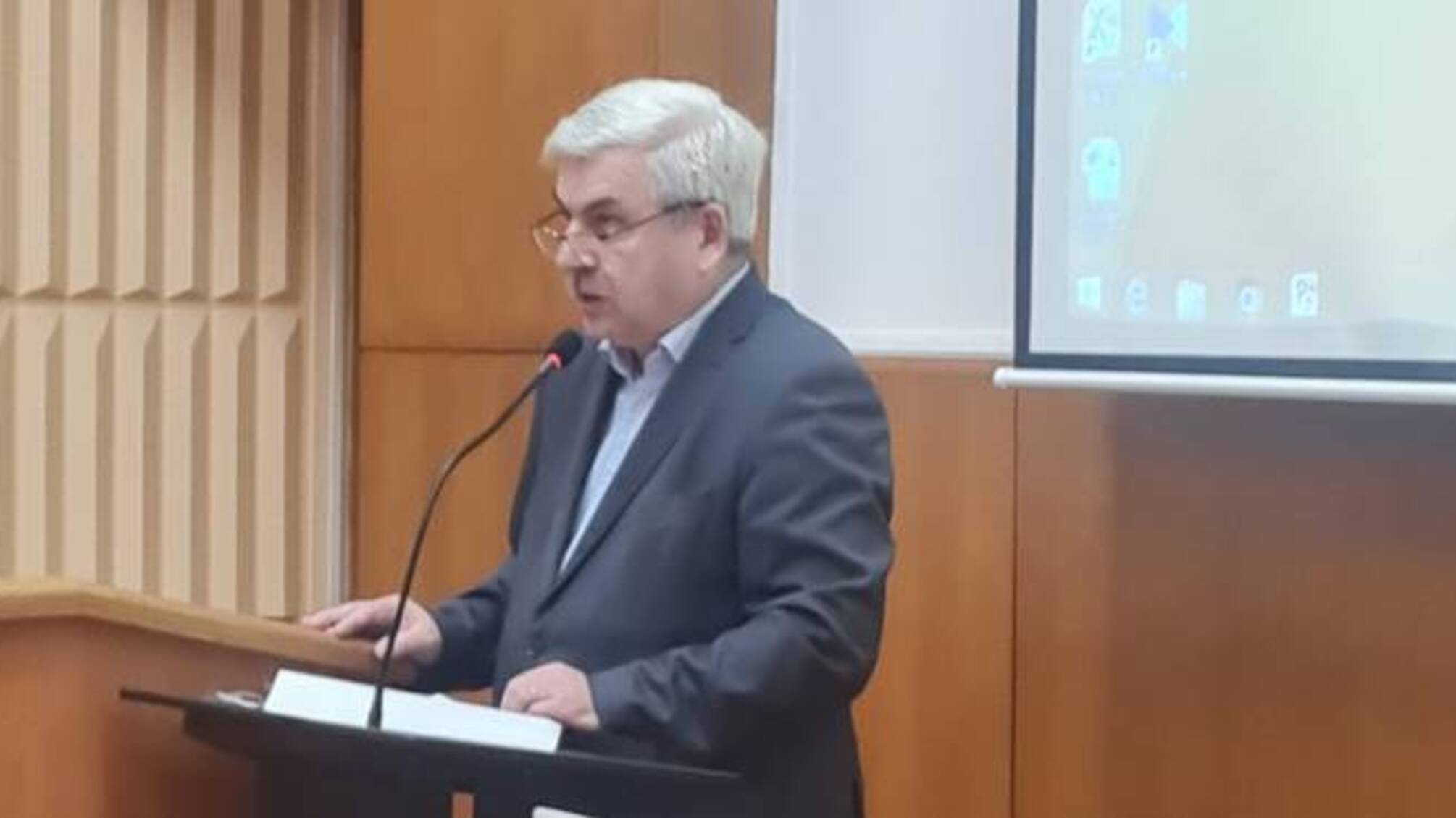 Консул України в Угорщині задекларував придбання BMW за 1,23 млн грн