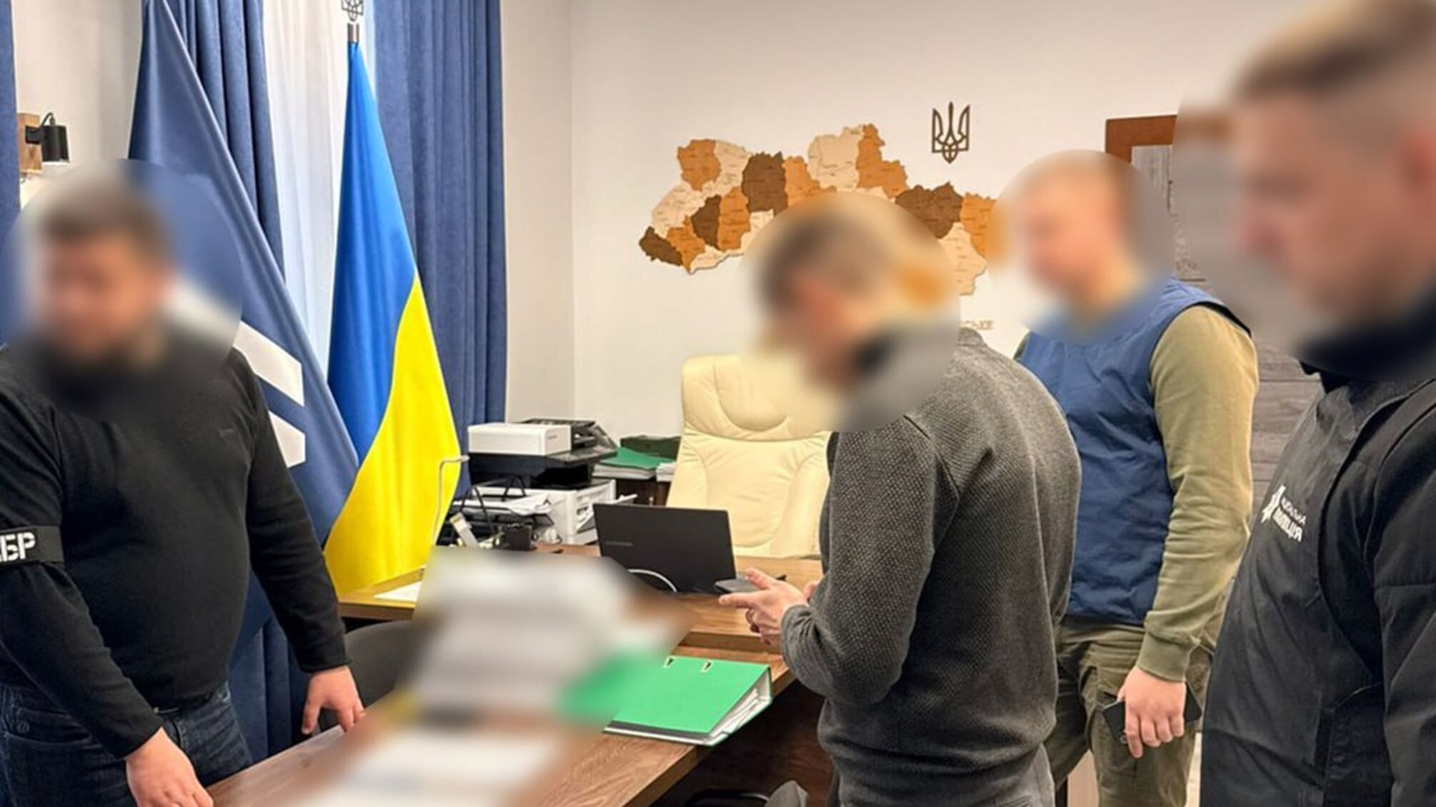 16 пікапів для армії із завищеною ціною: ексначальнику Рівненського ТЦК оголосили підозру