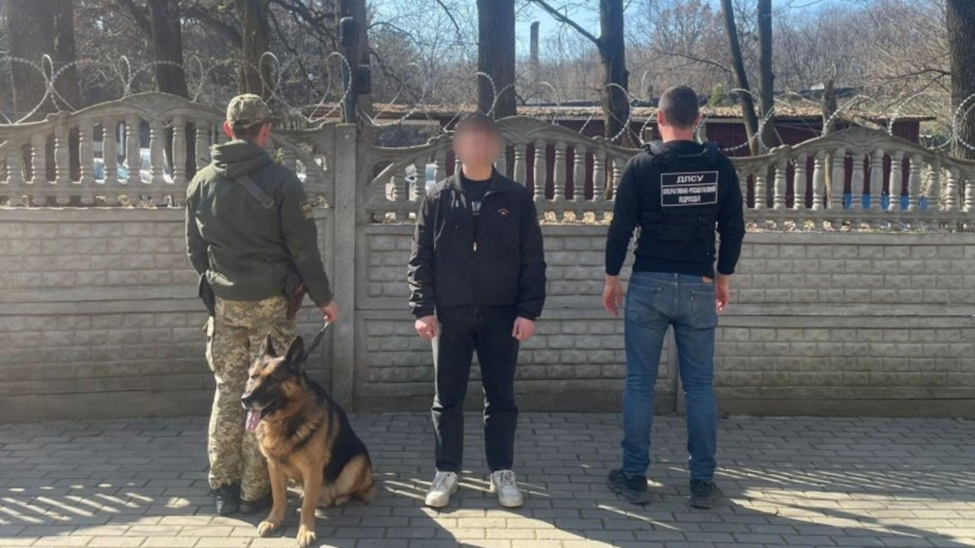Спроба незаконного перетину: біля Ужгорода затримали іноземця
