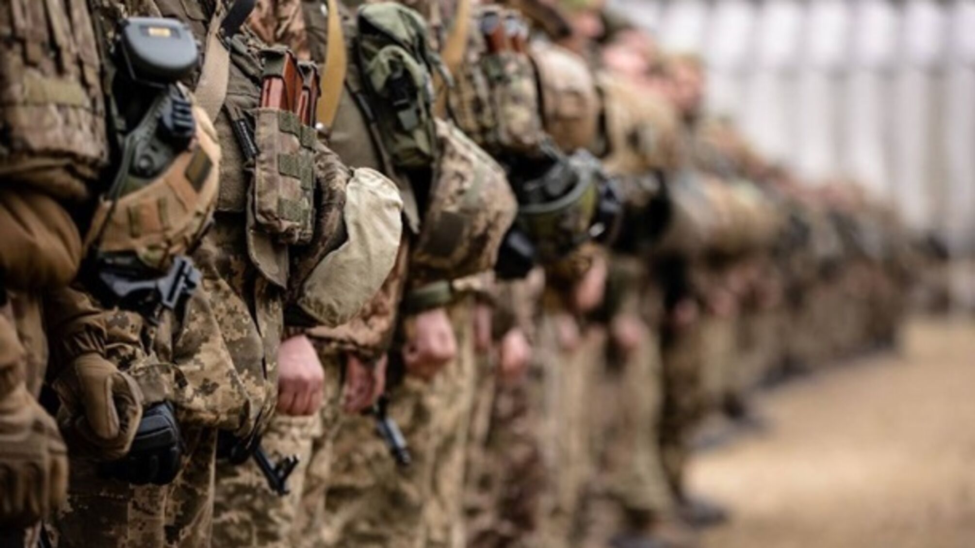 Коли військові отримають зарплату в березні: основний оклад і бойові виплати