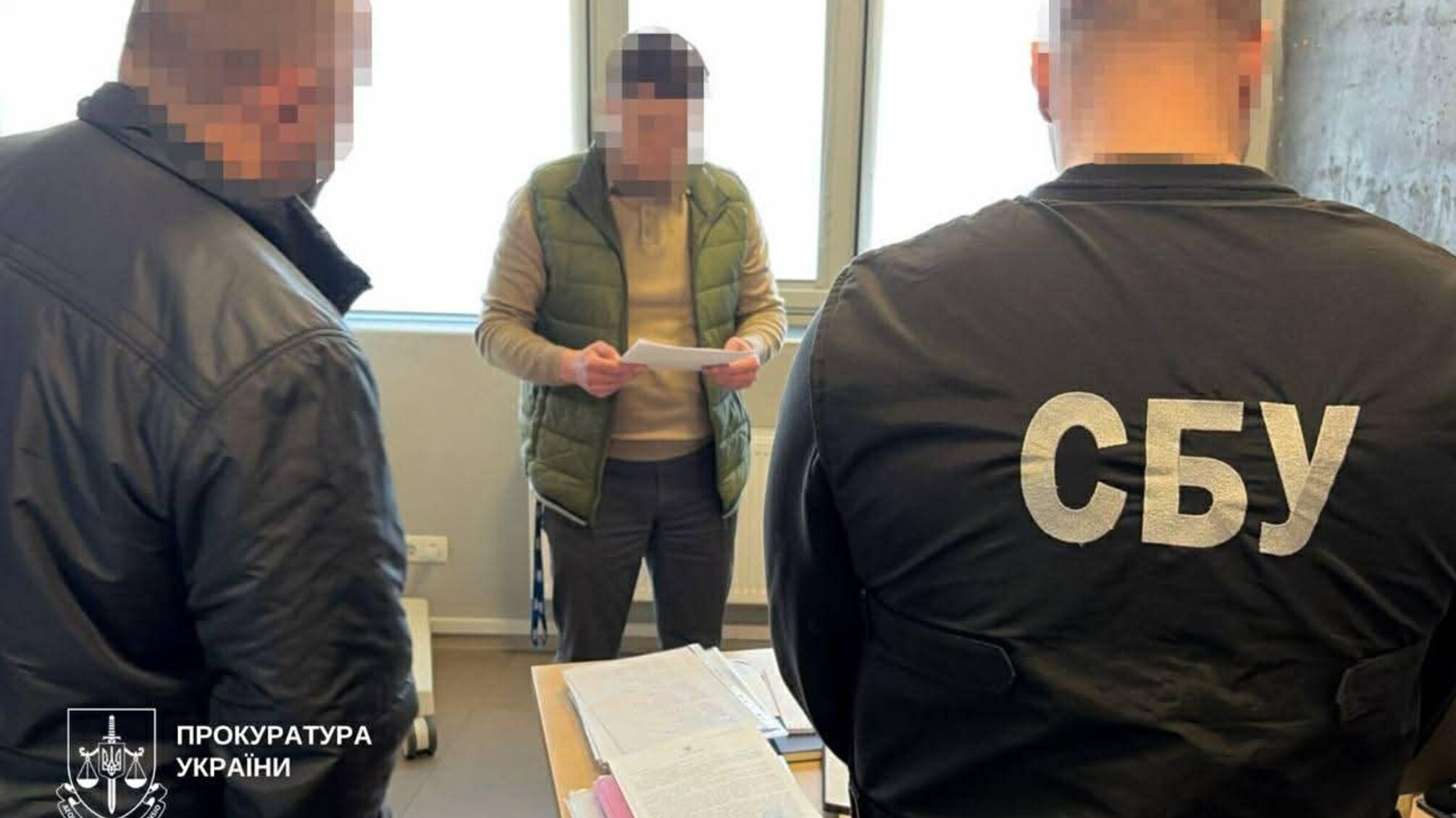 Заробляли на операційних: чиновників і постачальників викрили на схемі з медобладнанням на 5,6 млн грн