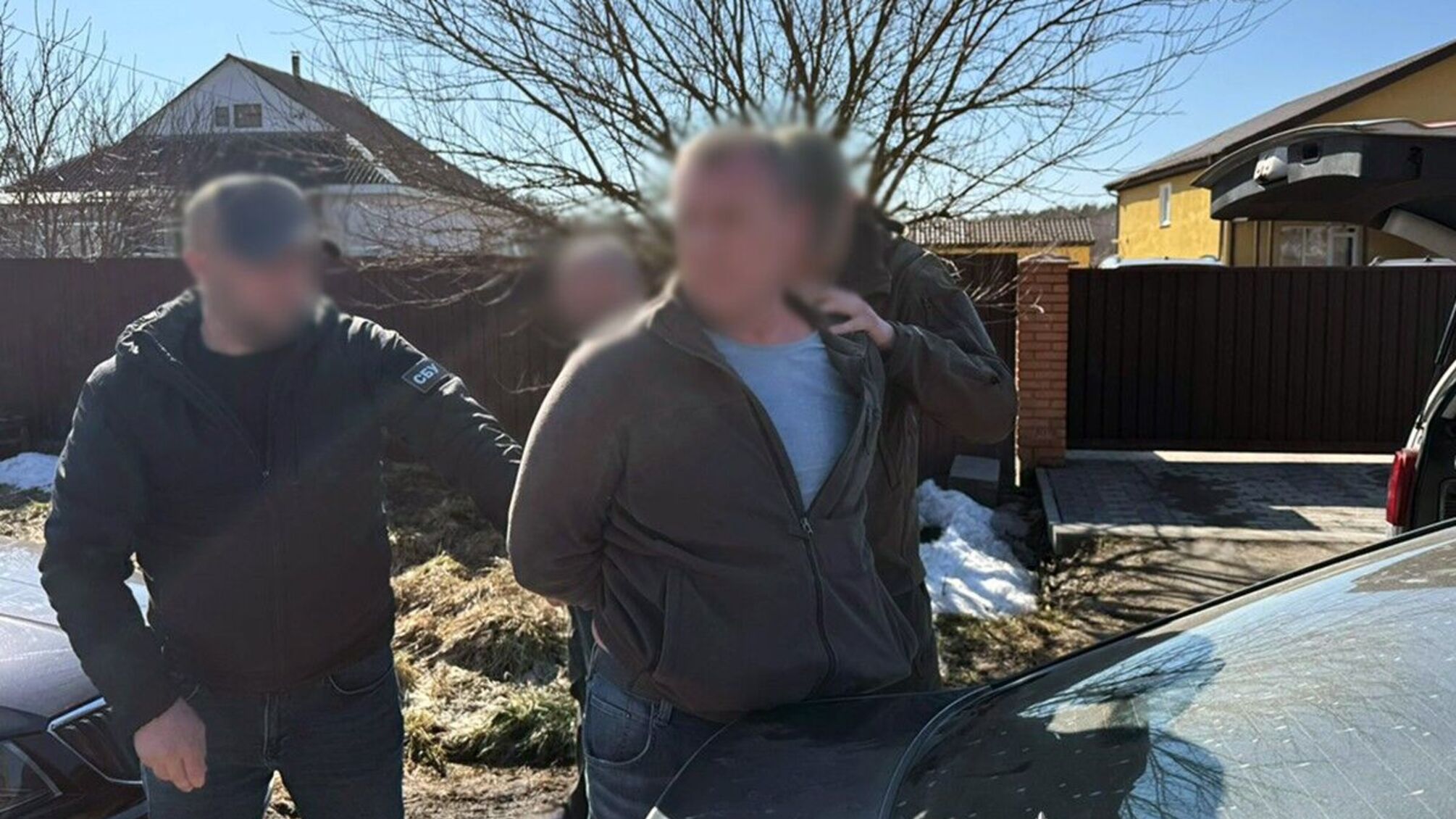 Автоматы, гранаты и контрафакт: в Житомире разоблачили нелегальный бизнес