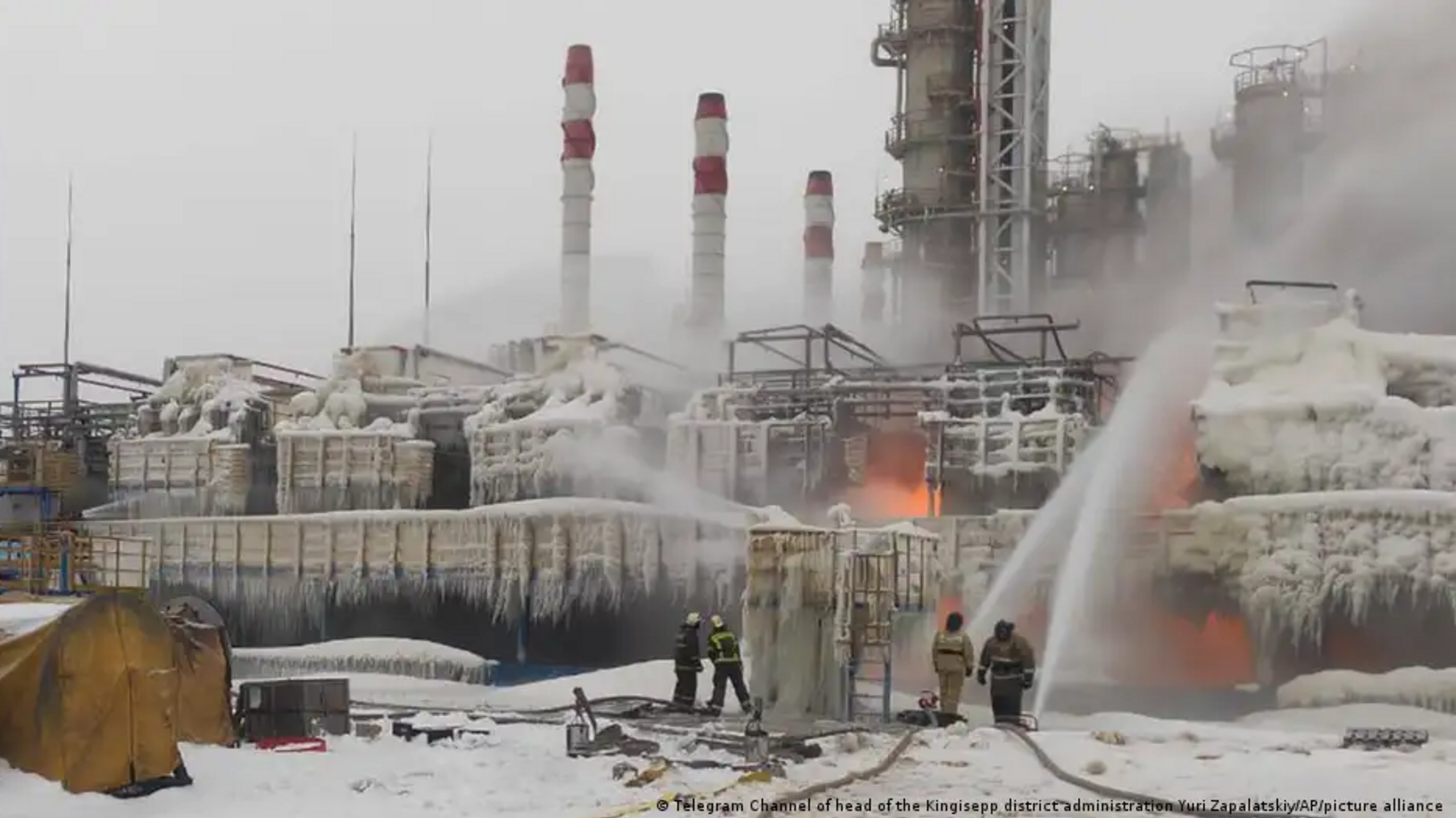 Друга атака за тиждень: дрони вдарили по порту Усть-Луга в Ленінградській області рф