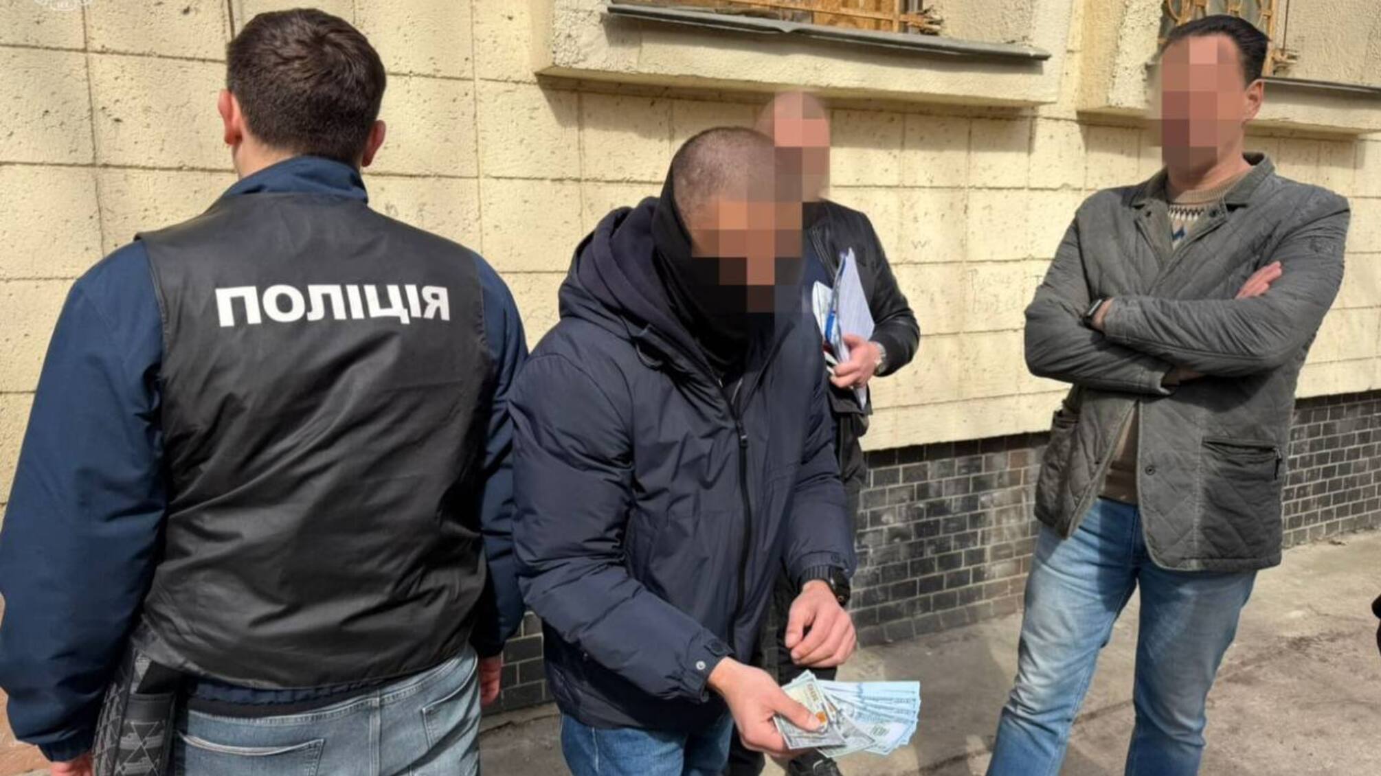 В Одессе разоблачили чиновника НААН, получившего взятку за фиктивную отсрочку от мобилизации