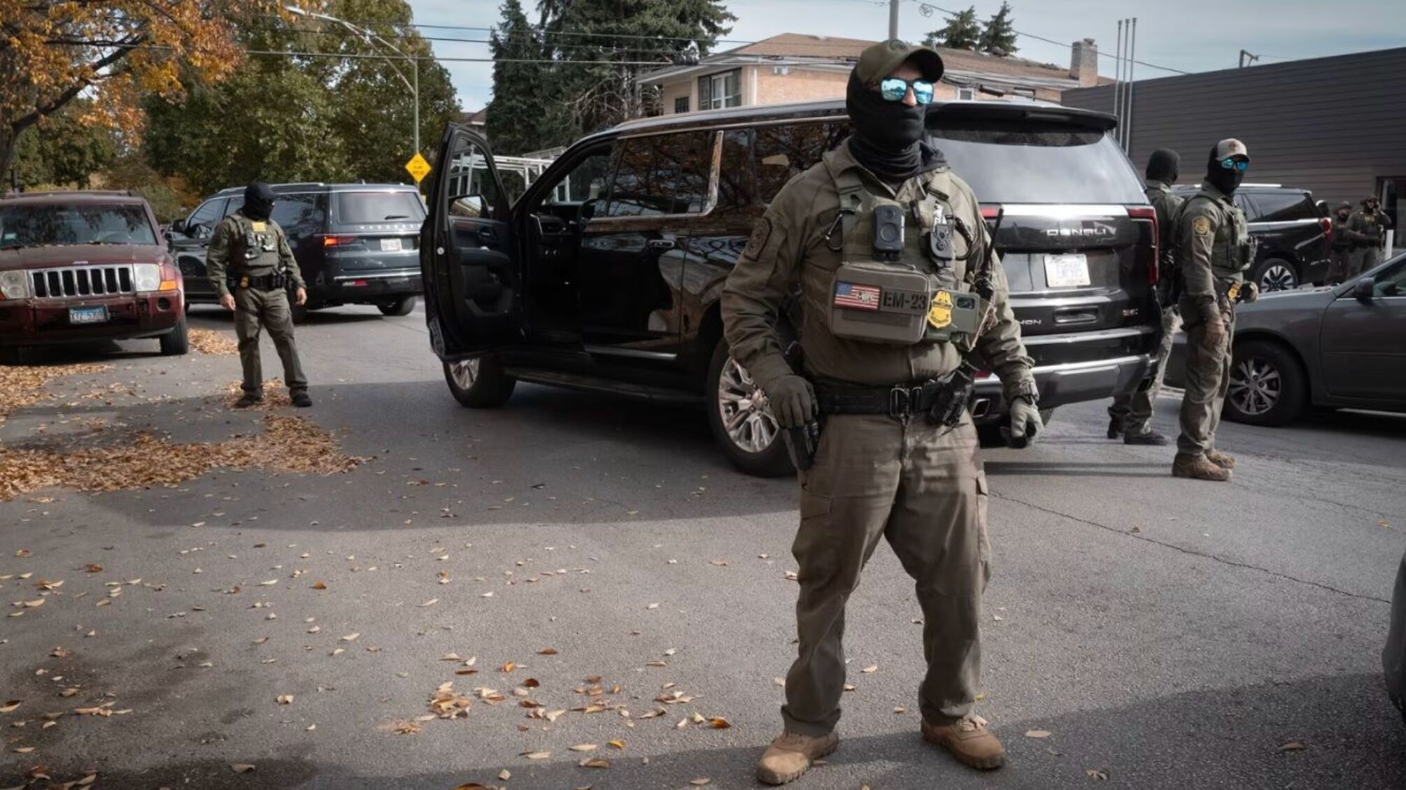 Десятки українців депортовані зі США: частину відправили одразу на фронт