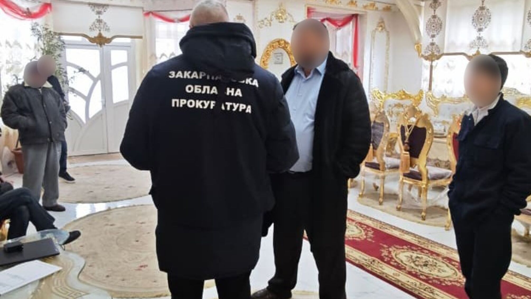 Елітне авто та недекларовані доходи депутата Закарпаття: НАЗК виявило порушення