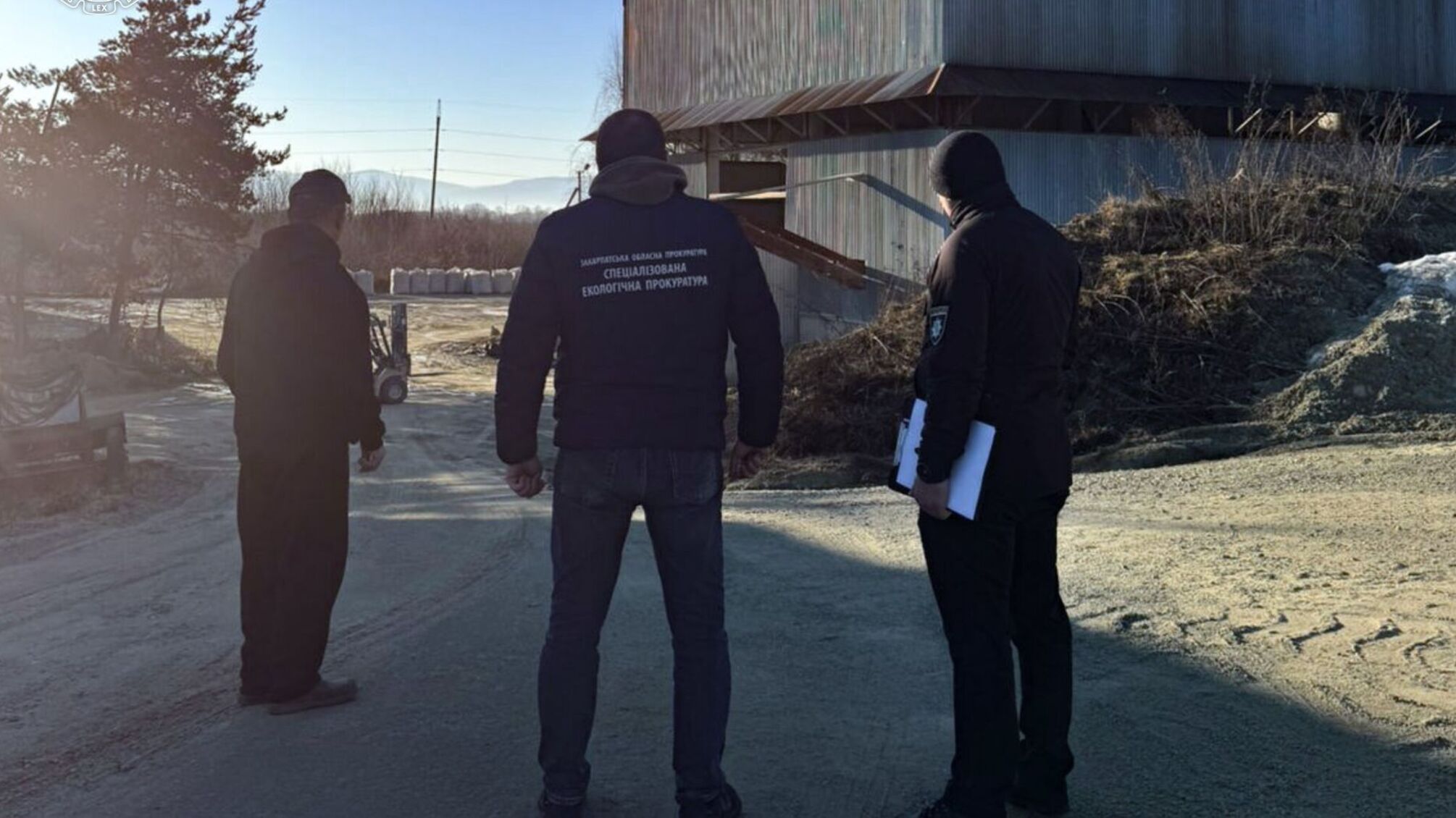 На Закарпатті директору заводу повідомили про підозру через видобуток цеоліту на 11 млн грн