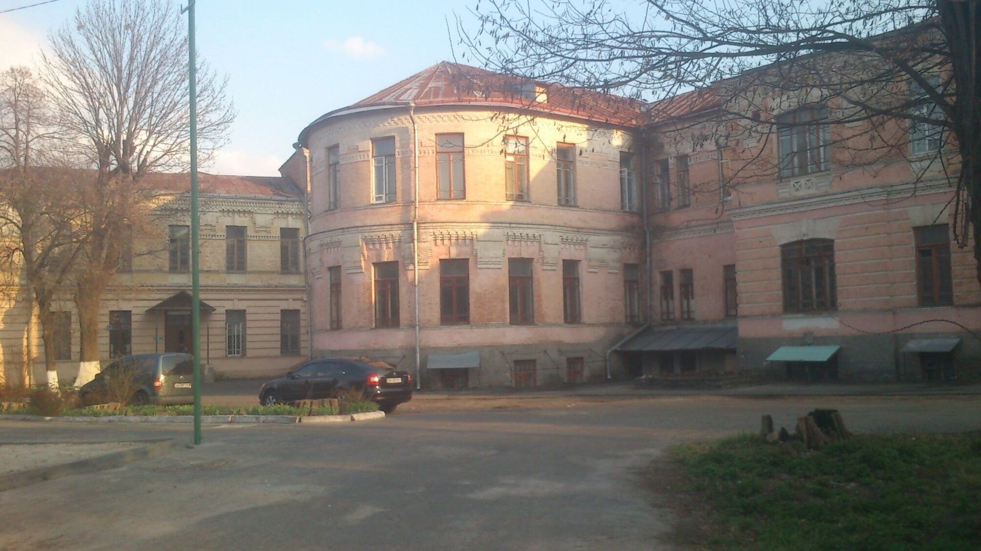 Смерть у стаціонарі: у Києві розслідують справу щодо неналежного лікування жінки