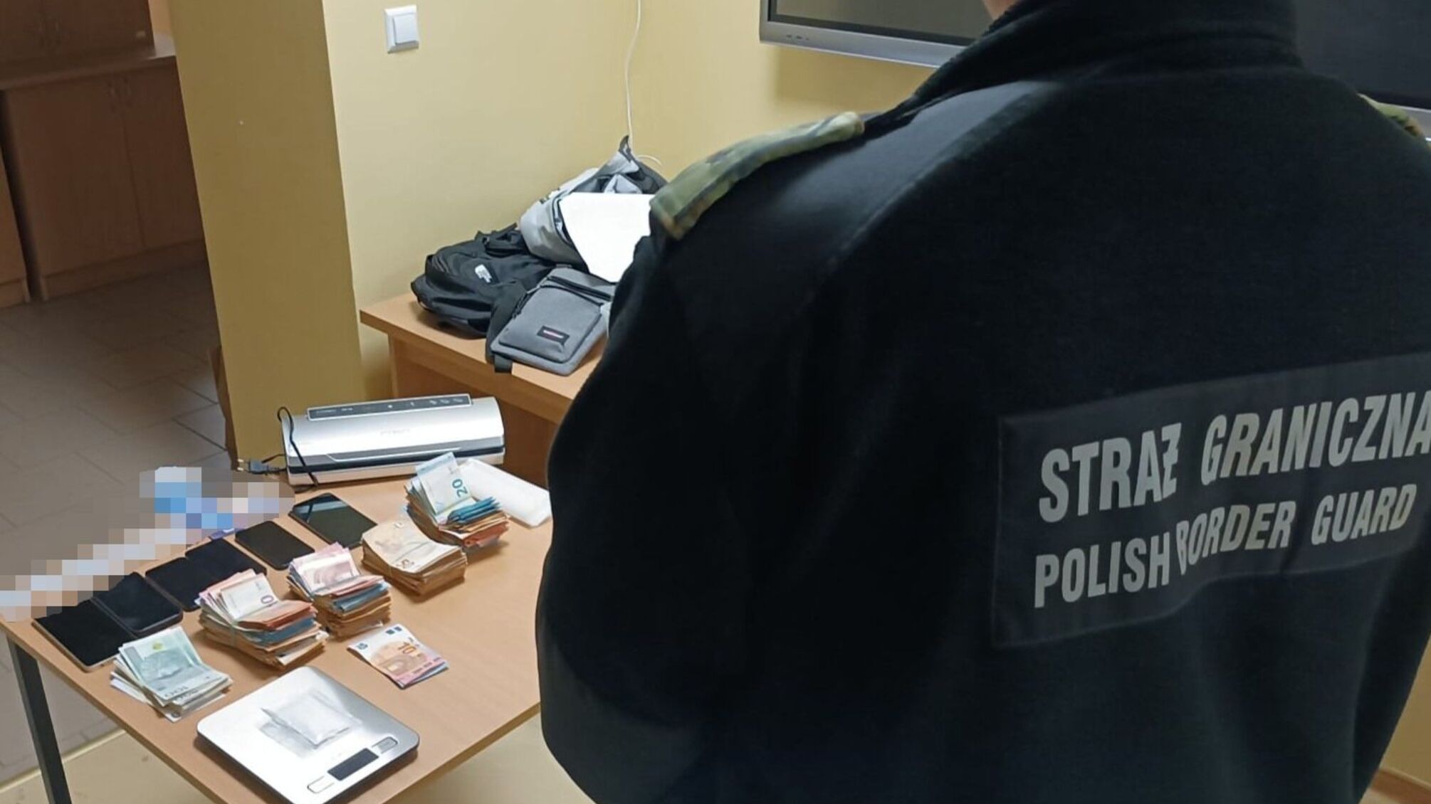 Польські прикордонники затримали українця з фіктивними документами і 37 тис. євро
