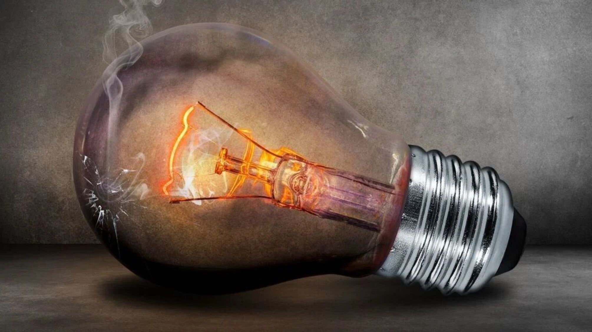 Отключение света 8 марта: в 'Укрэнерго' предупредили об ограничении электроэнергии в Украине