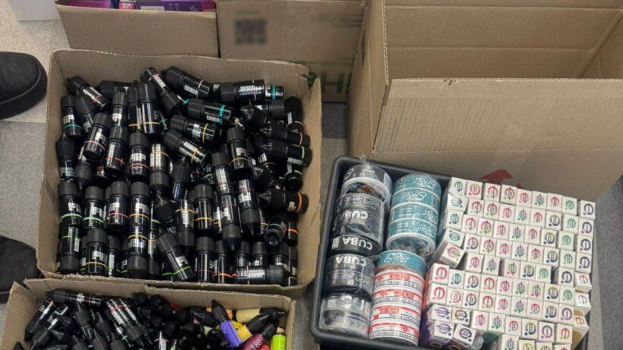 У Харкові викрили незаконний продаж електронних сигарет у торгових центрах