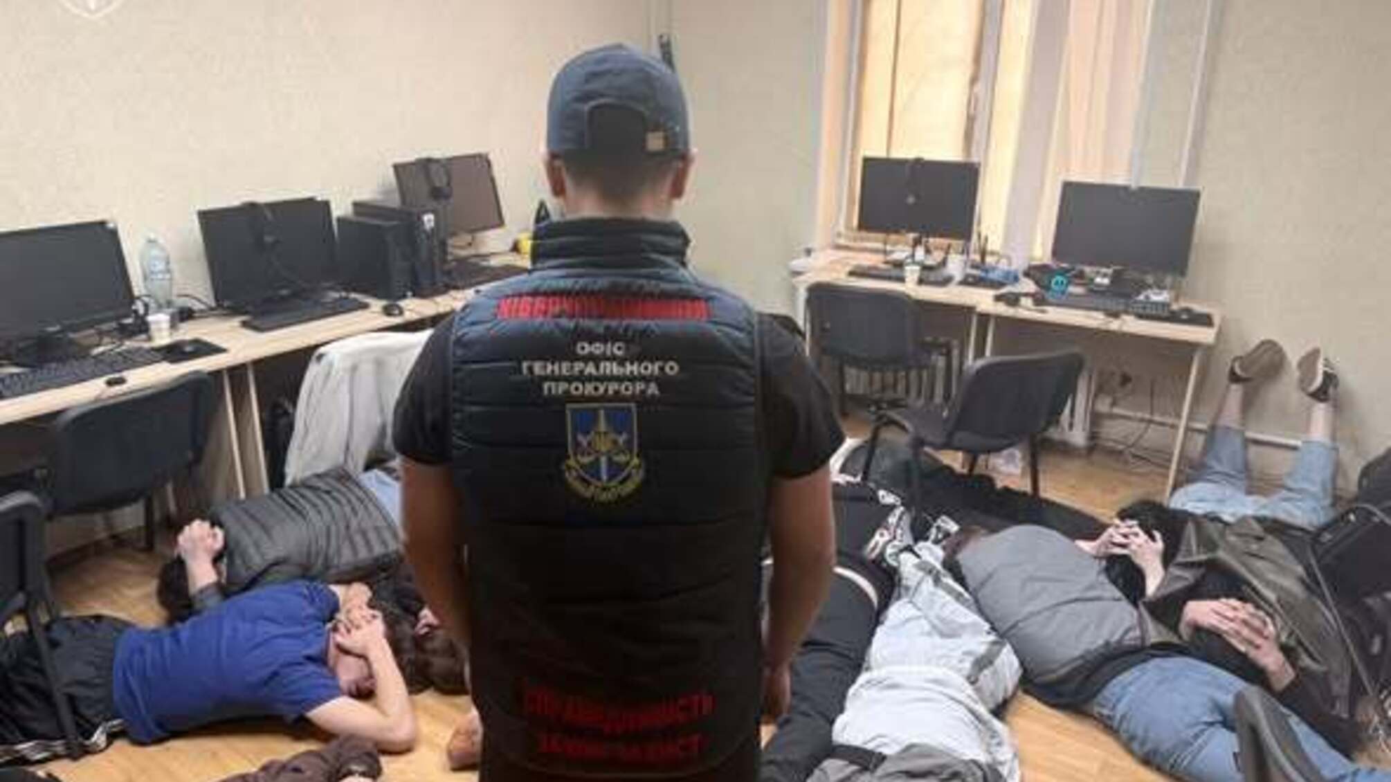 Псевдоромантика и фейковые инвестиции: в Днепре накрыли сеть мошеннических колл-центров