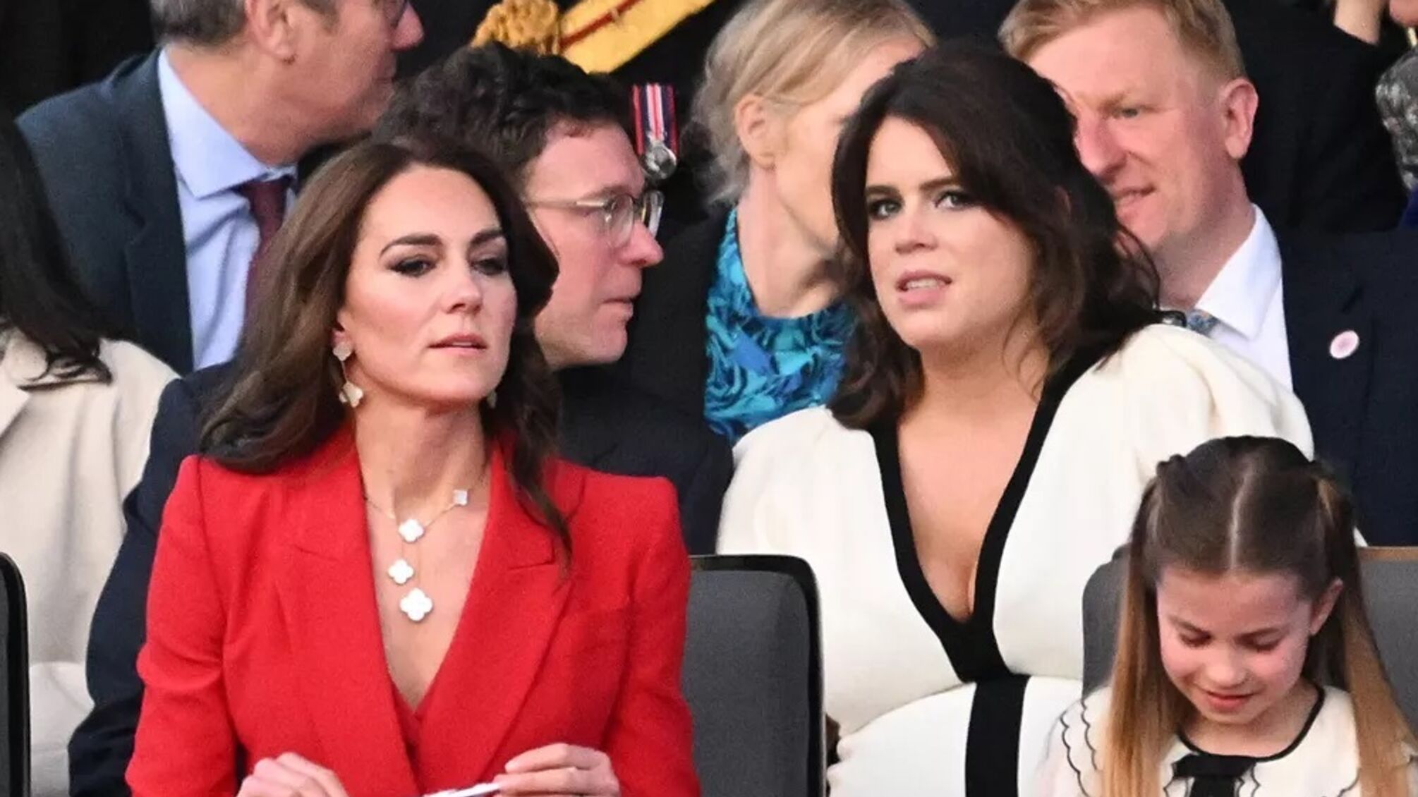 Спільне минуле, різні долі: Кейт і Євгенія не стали близькими