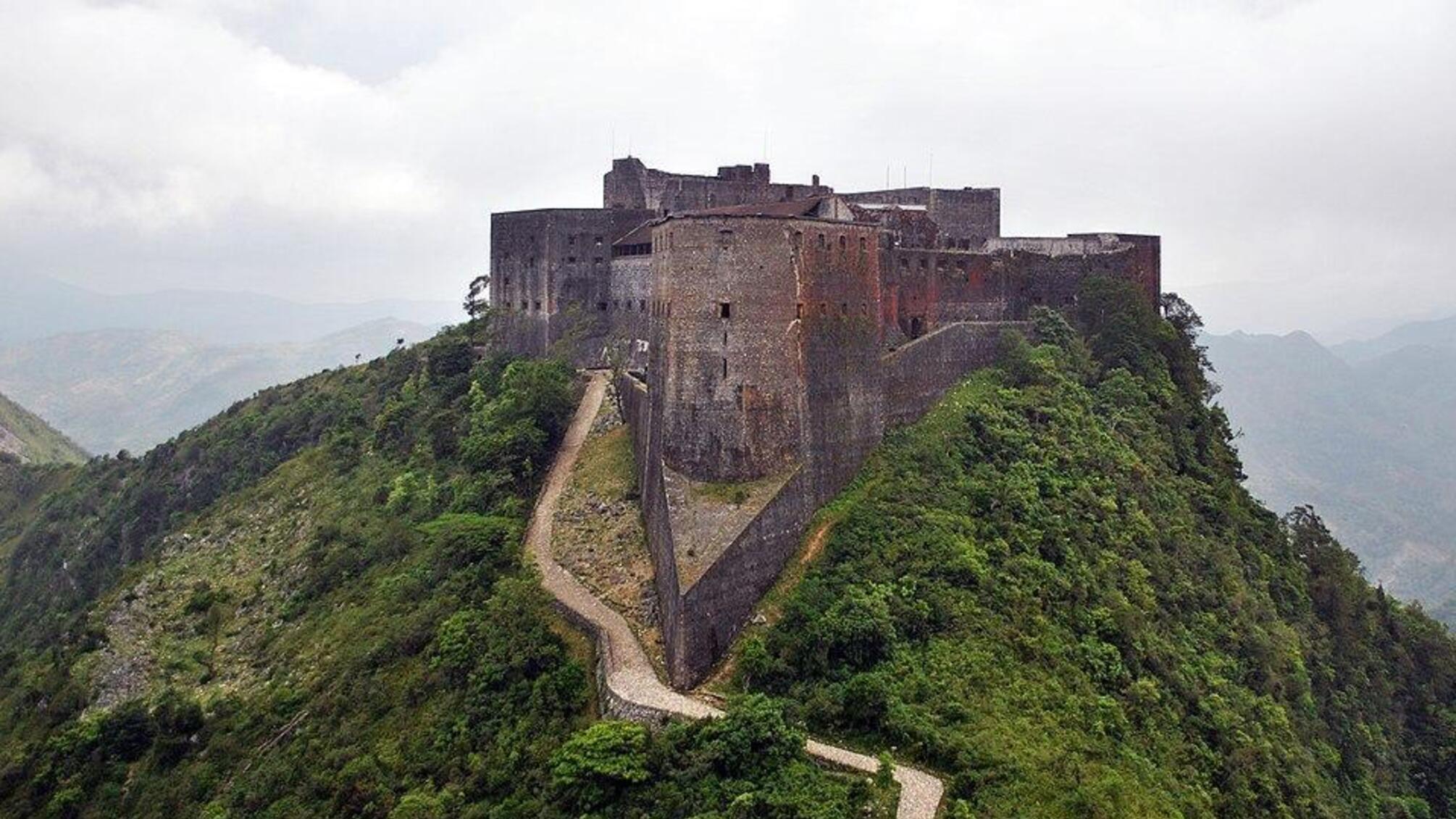 Щонайменше 30 загиблих: у Гаїті сталася смертельна тиснява на святі