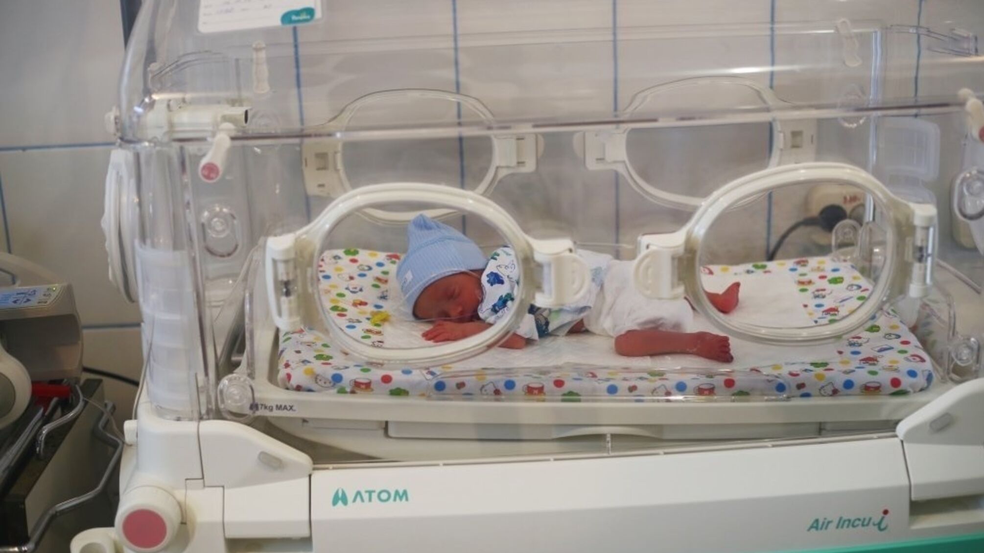 Суд підтвердив стягнення 240 млн грн за неякісні інкубатори для немовлят