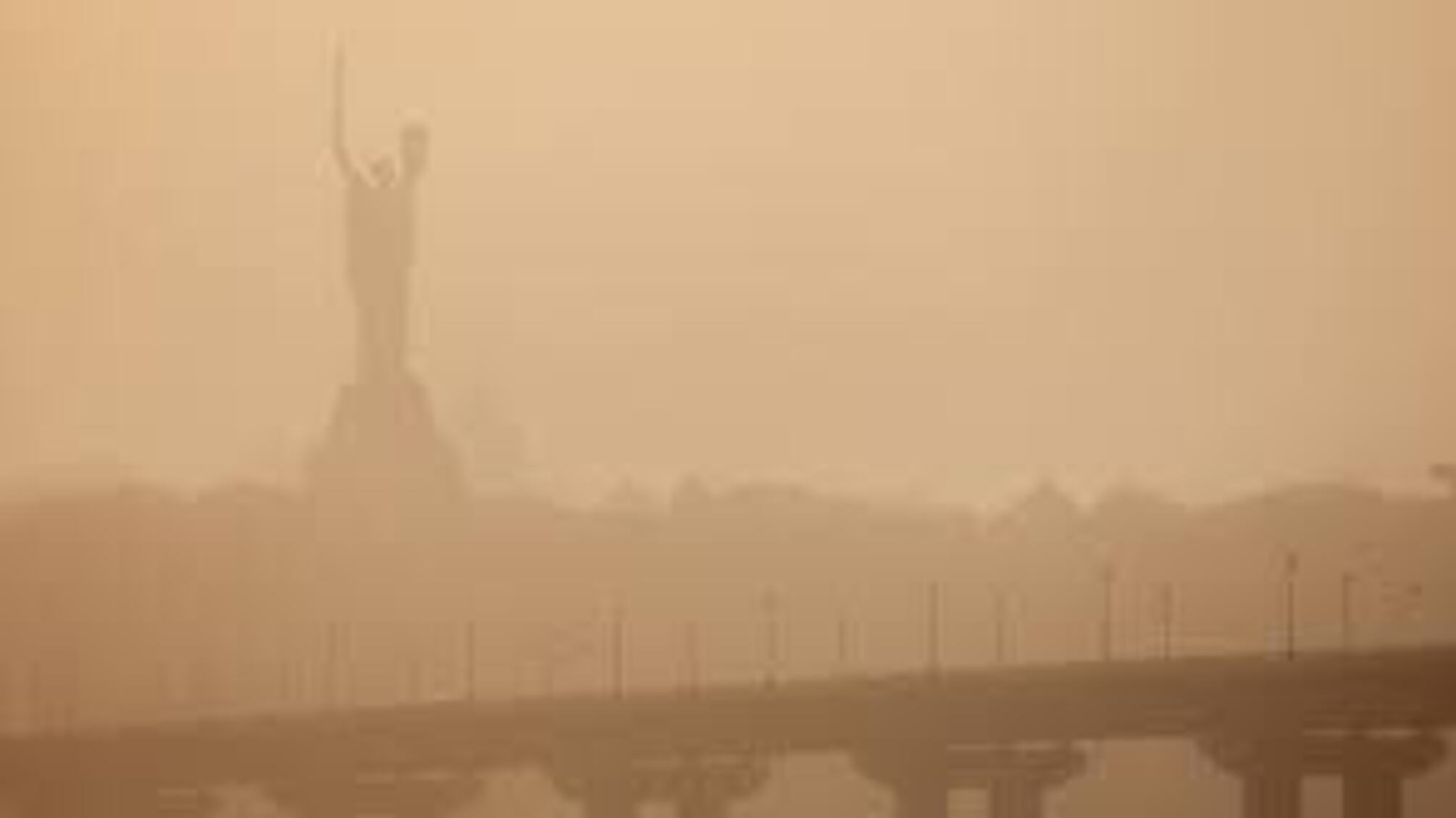 Угрожает пыль из Сахары украинцам: объяснение синоптиков