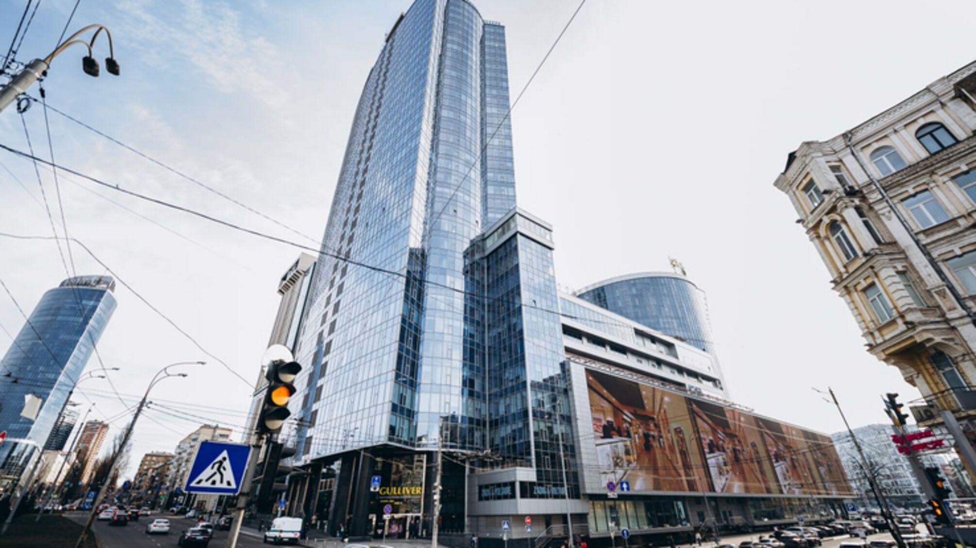 Падение с высоты в центре Киева: в ТРЦ Gulliver погиб мужчина