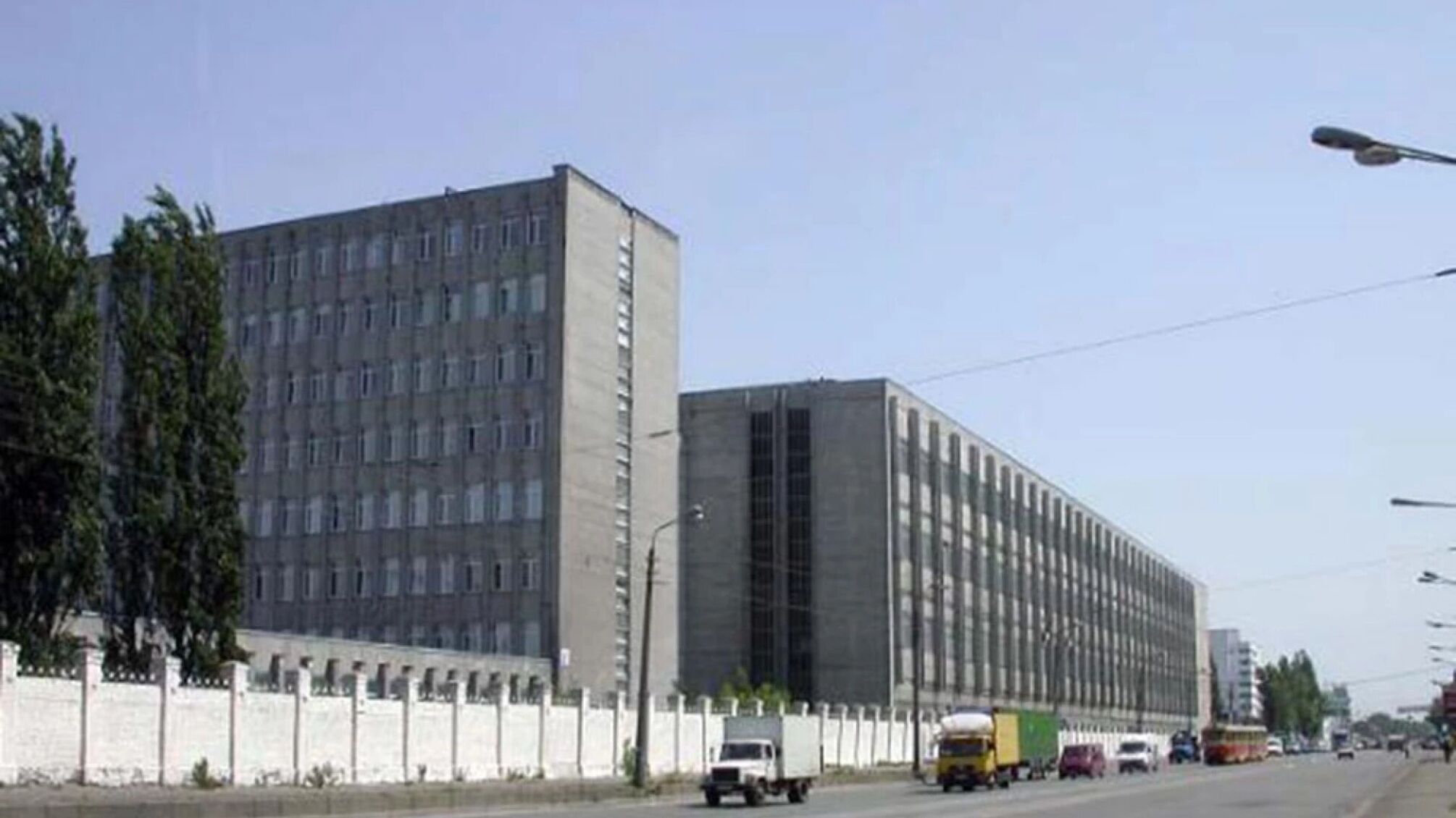 Продали за безцінь: майно 'Київського радіозаводу' пішло з молотка у 23 рази дешевше ринку