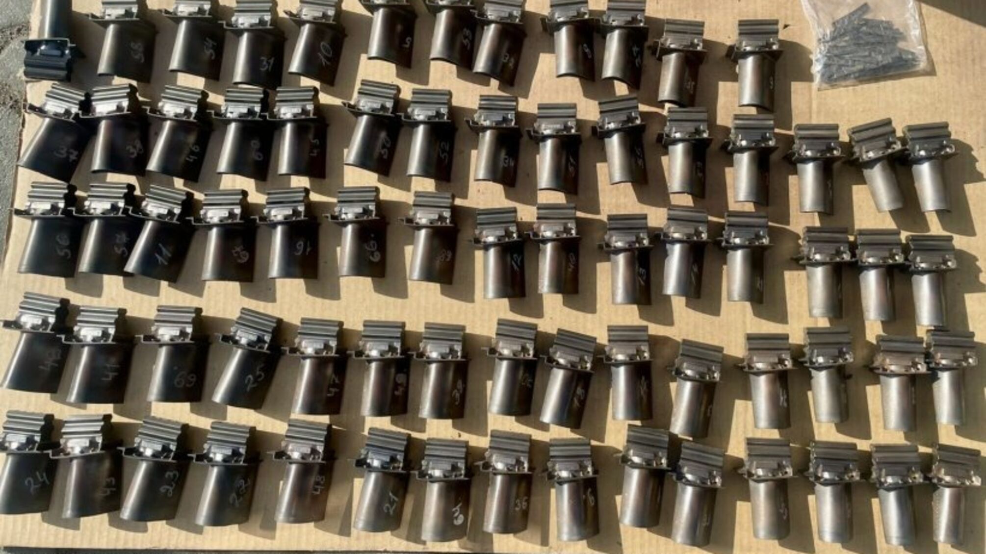 В Винницкой области пограничники раскрыли тайник: в запасном колесе нашли 'детали к самолетам' (видео)